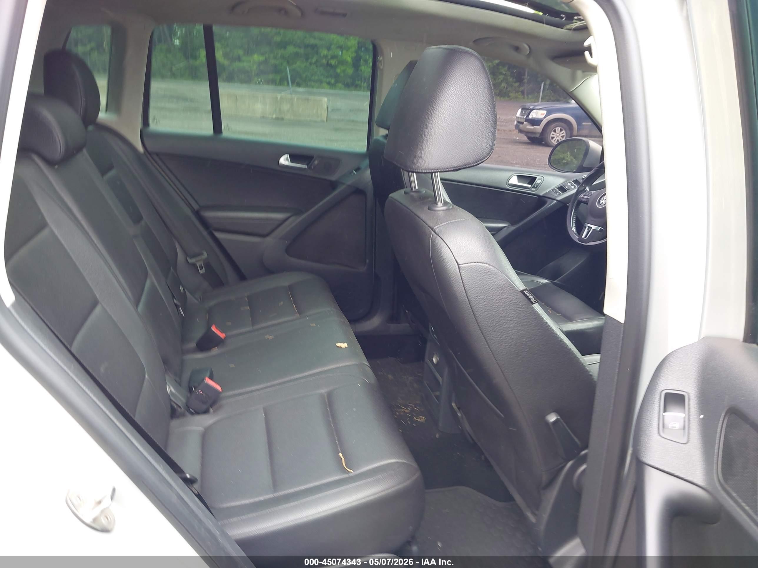VOLKSWAGEN TIGUAN image 8
