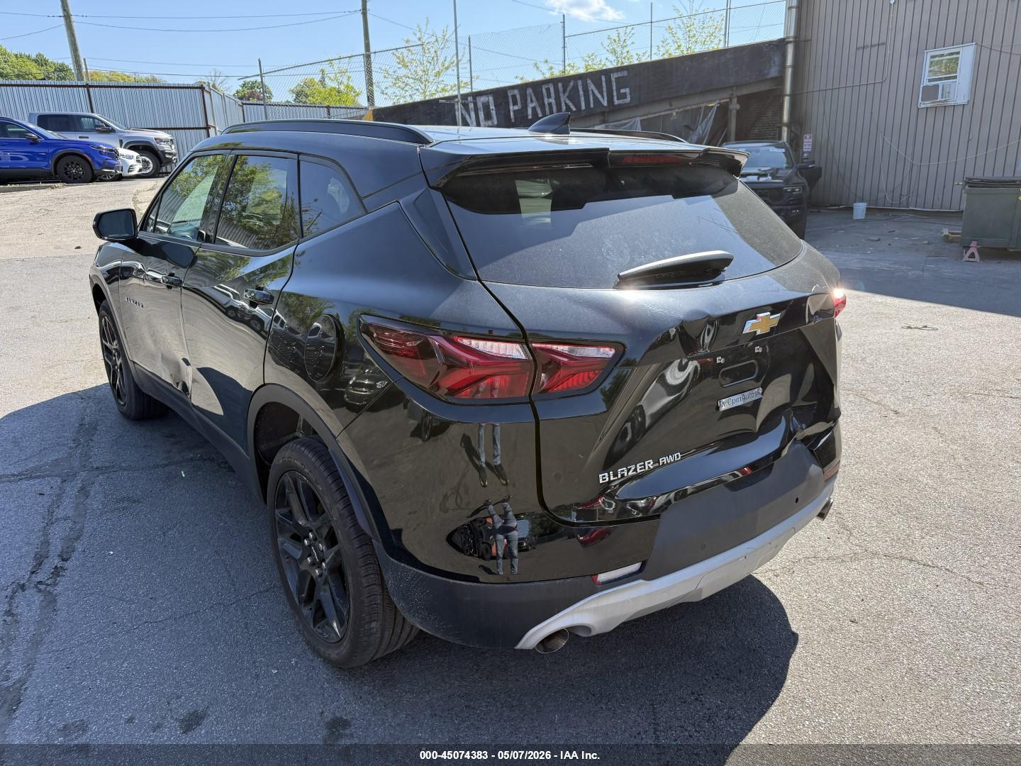 CHEVROLET BLAZER image 3