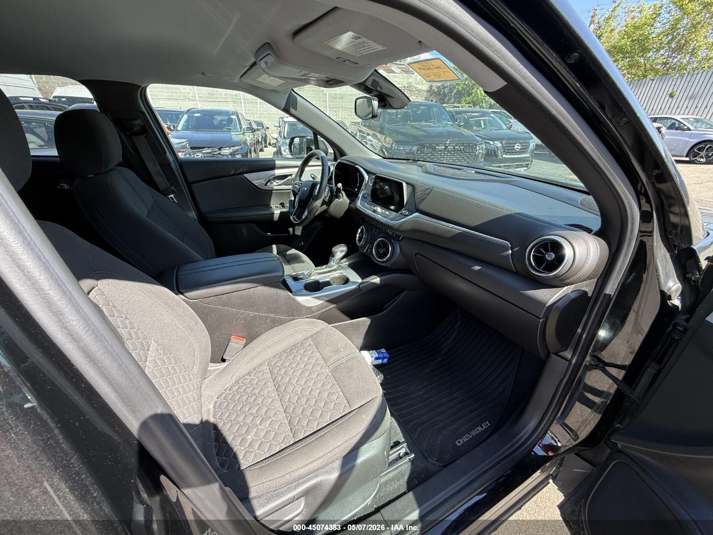 CHEVROLET BLAZER image 5