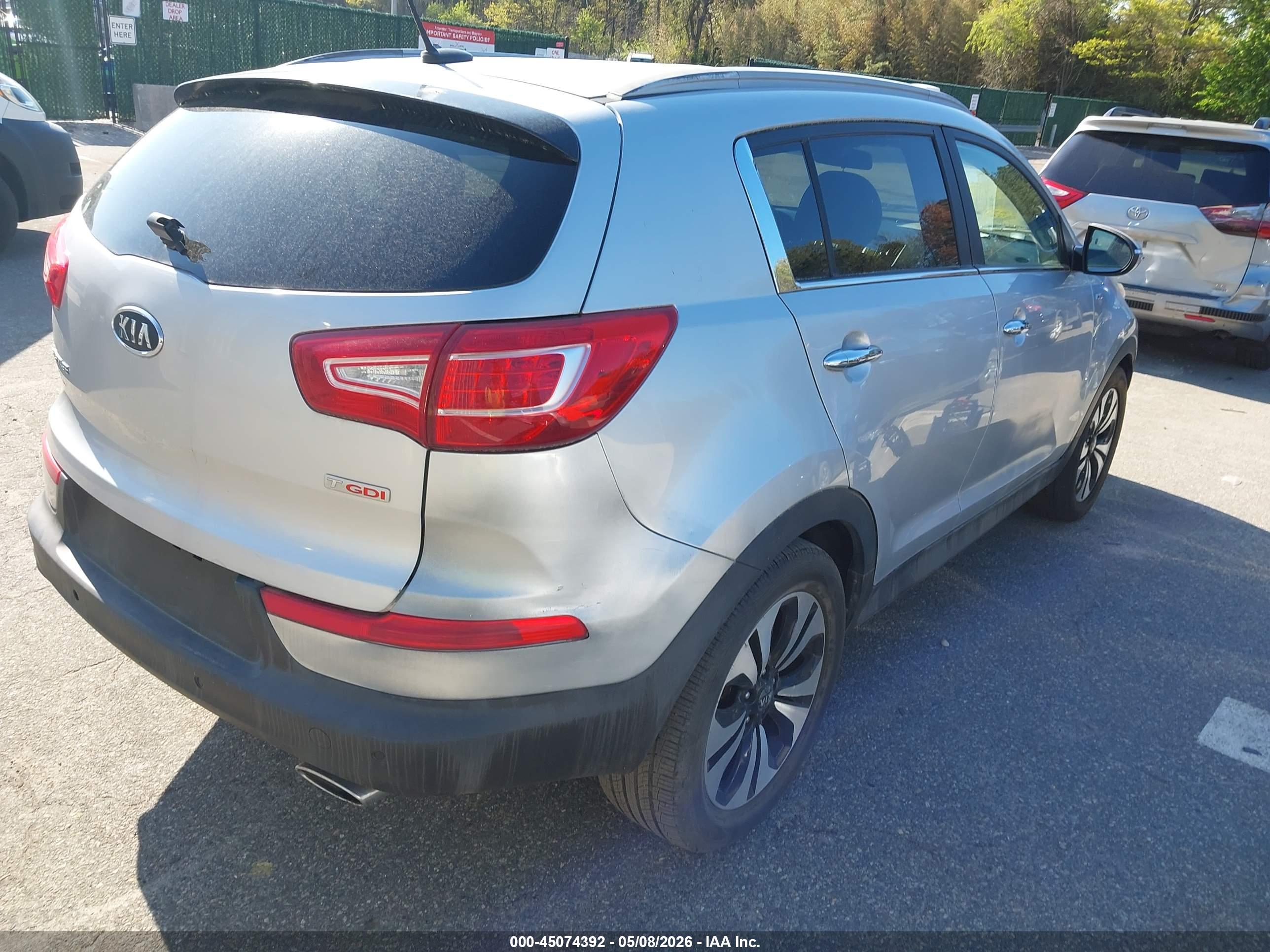 KIA SPORTAGE image 4