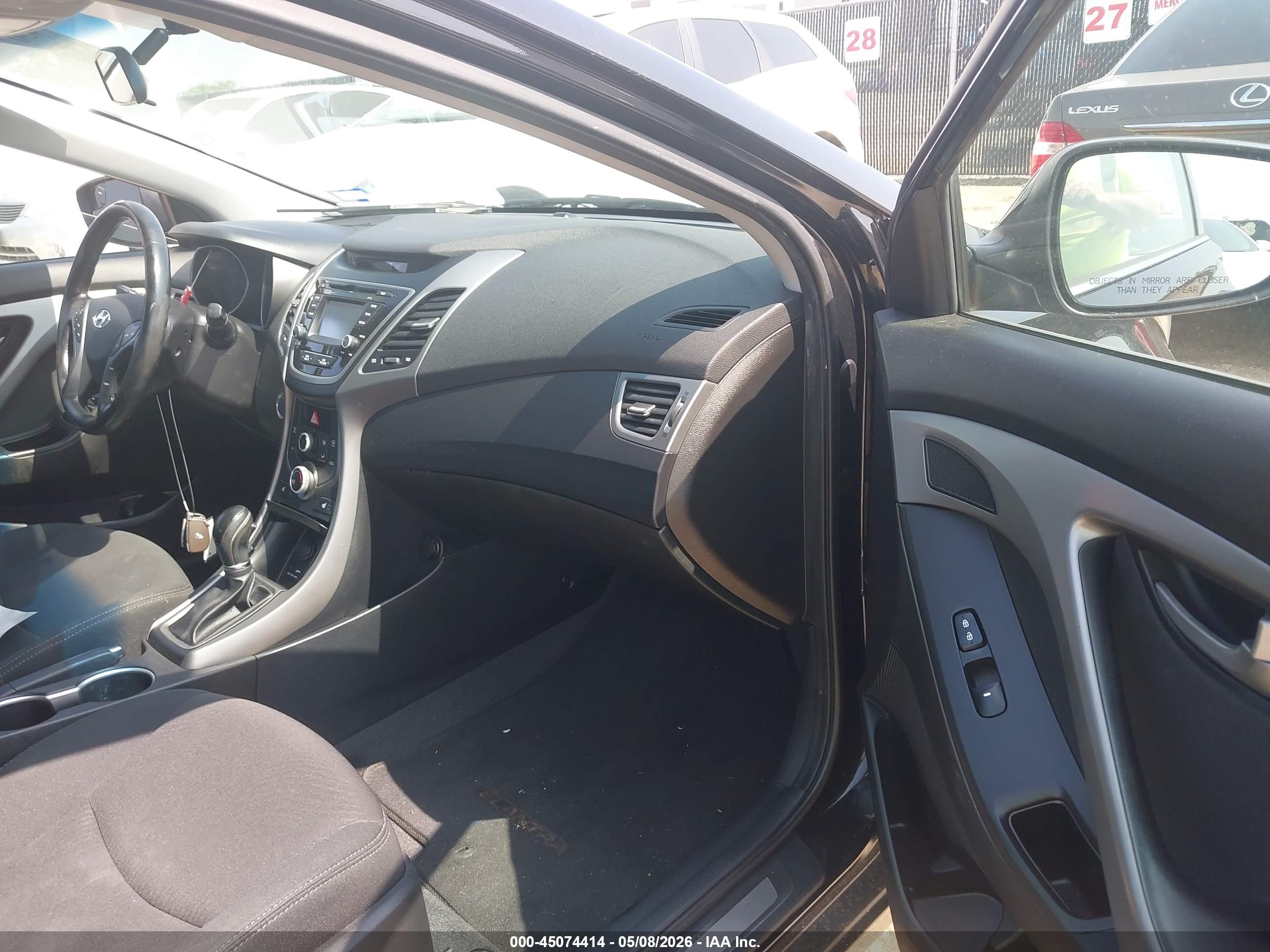 HYUNDAI ELANTRA image 5