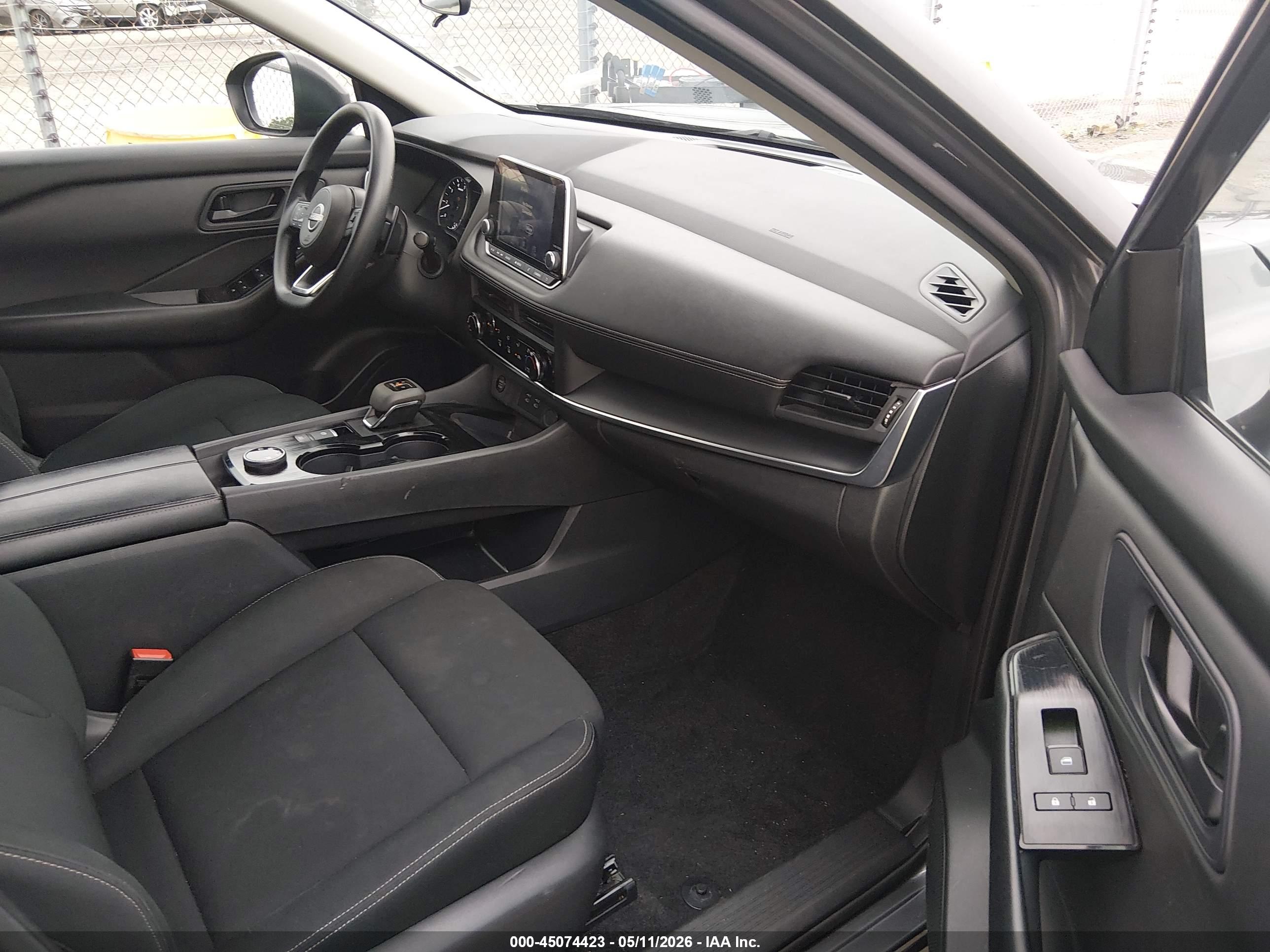 NISSAN ROGUE image 5