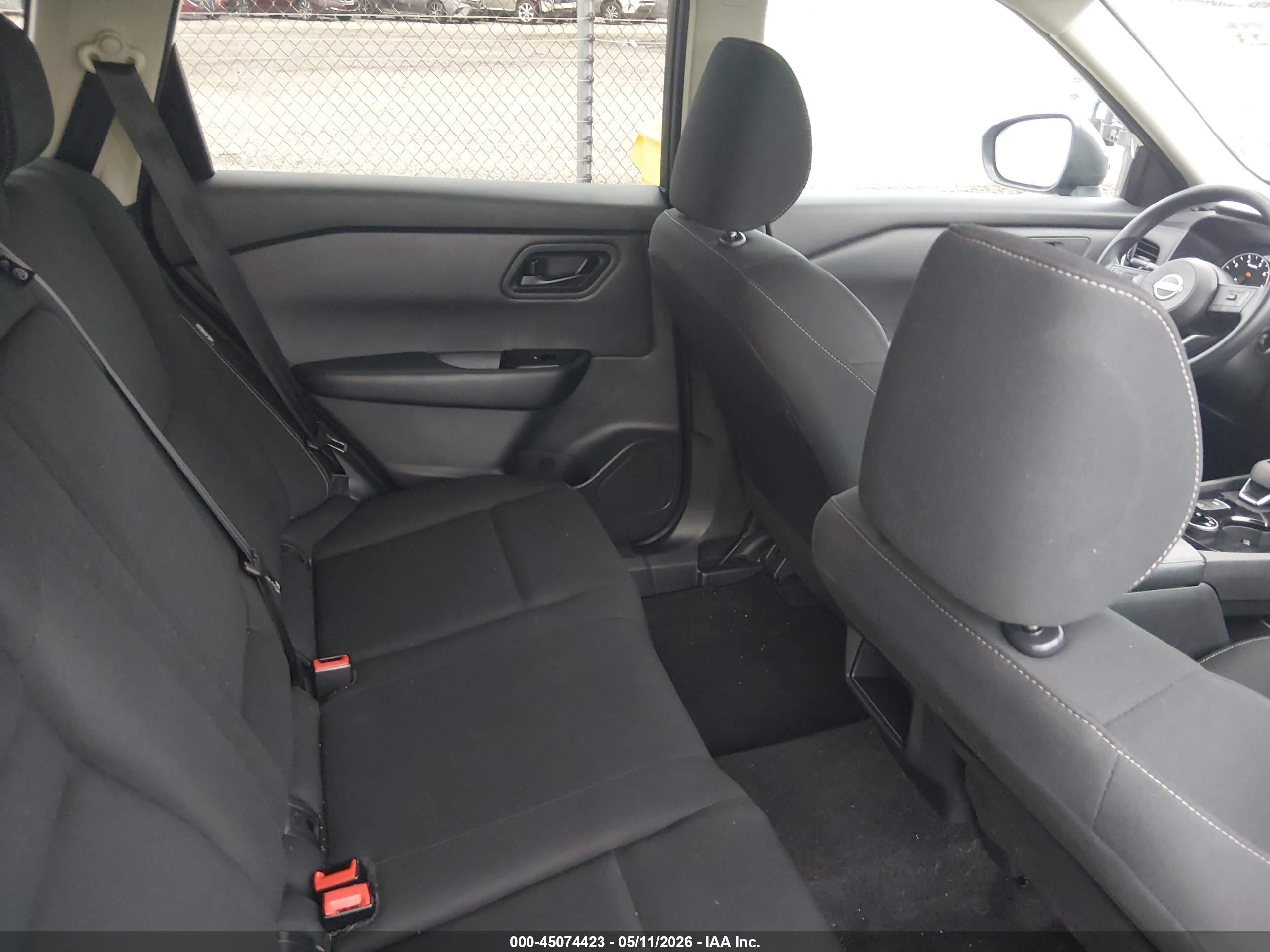 NISSAN ROGUE image 8