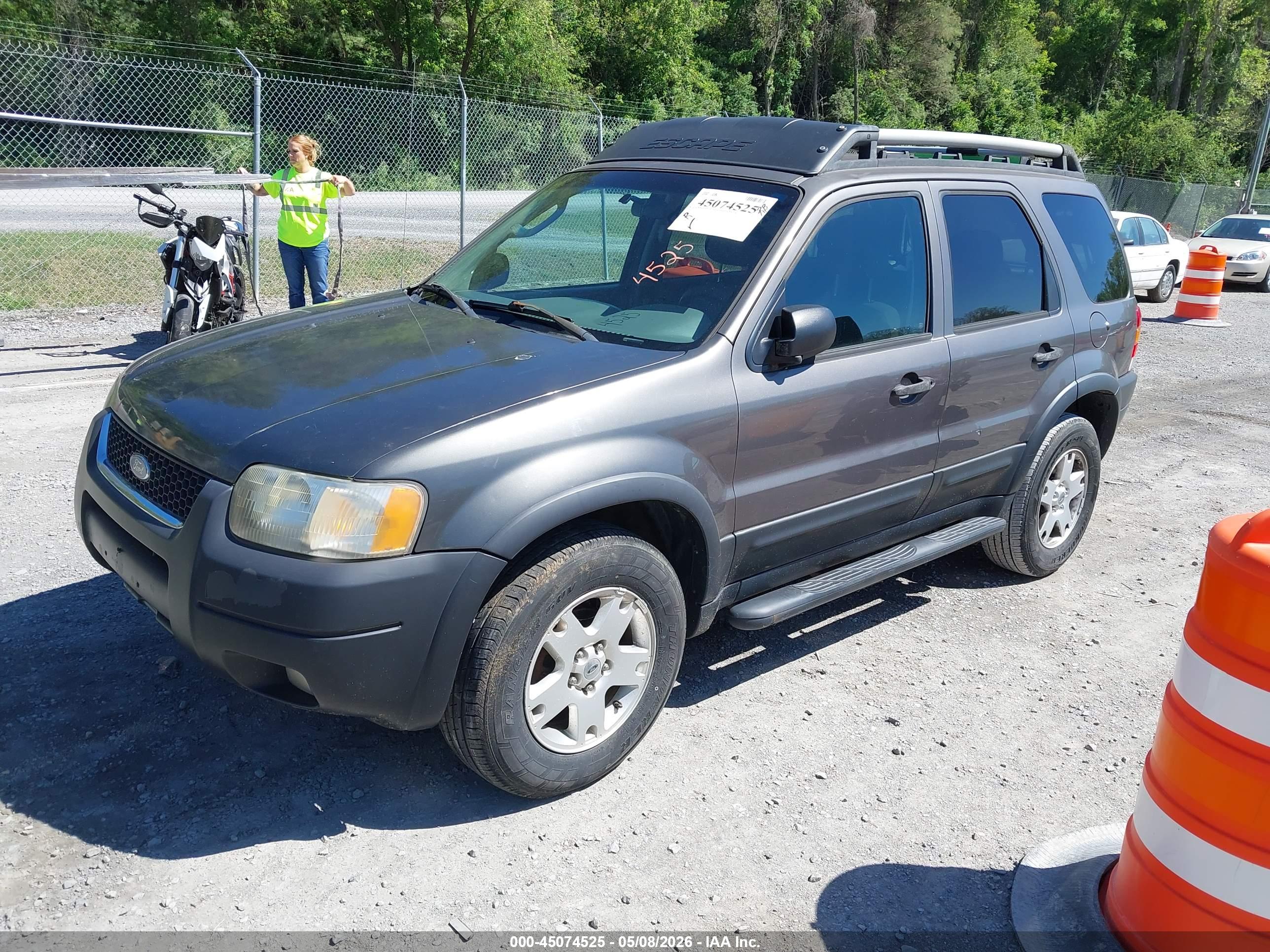 FORD ESCAPE image 2