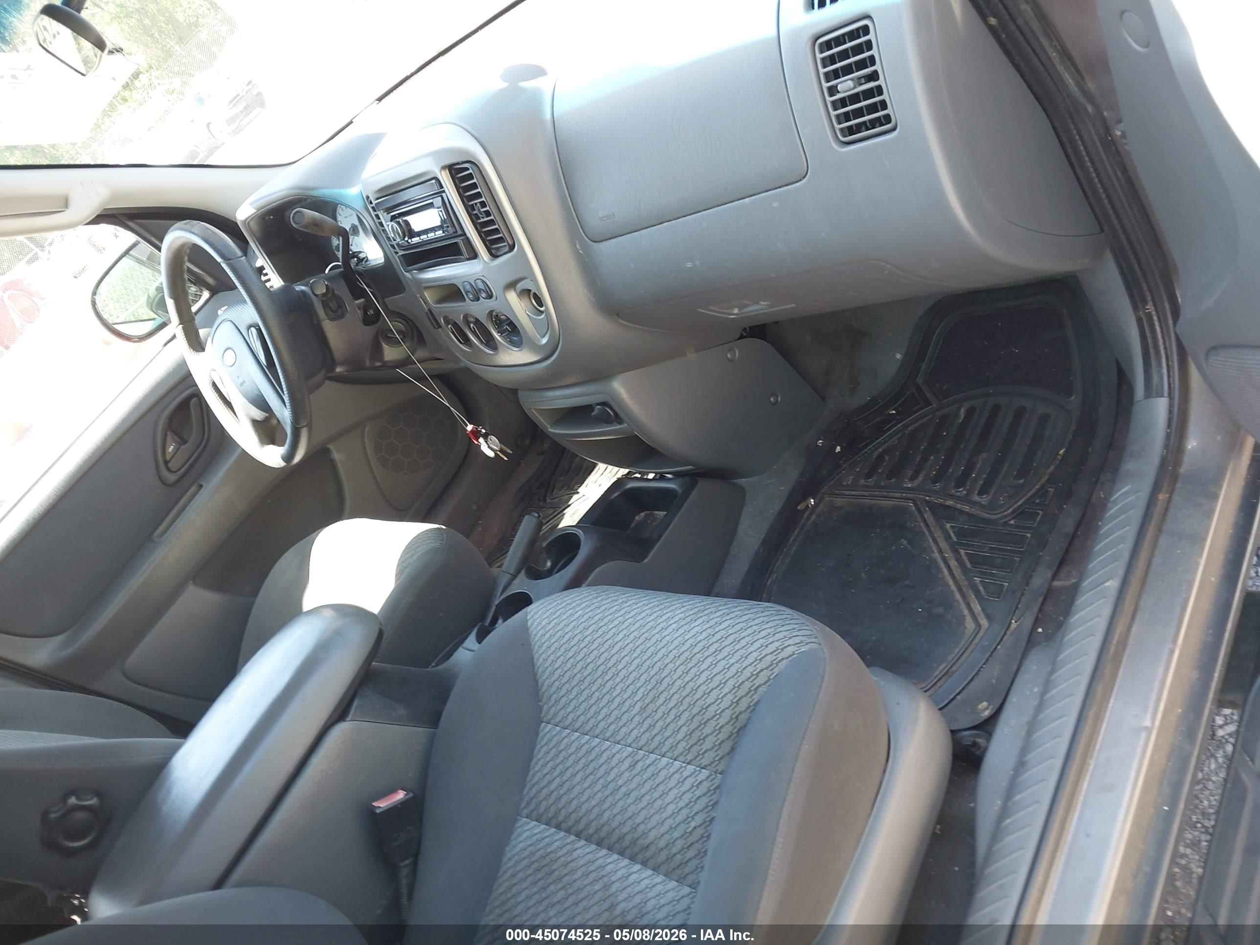 FORD ESCAPE image 5