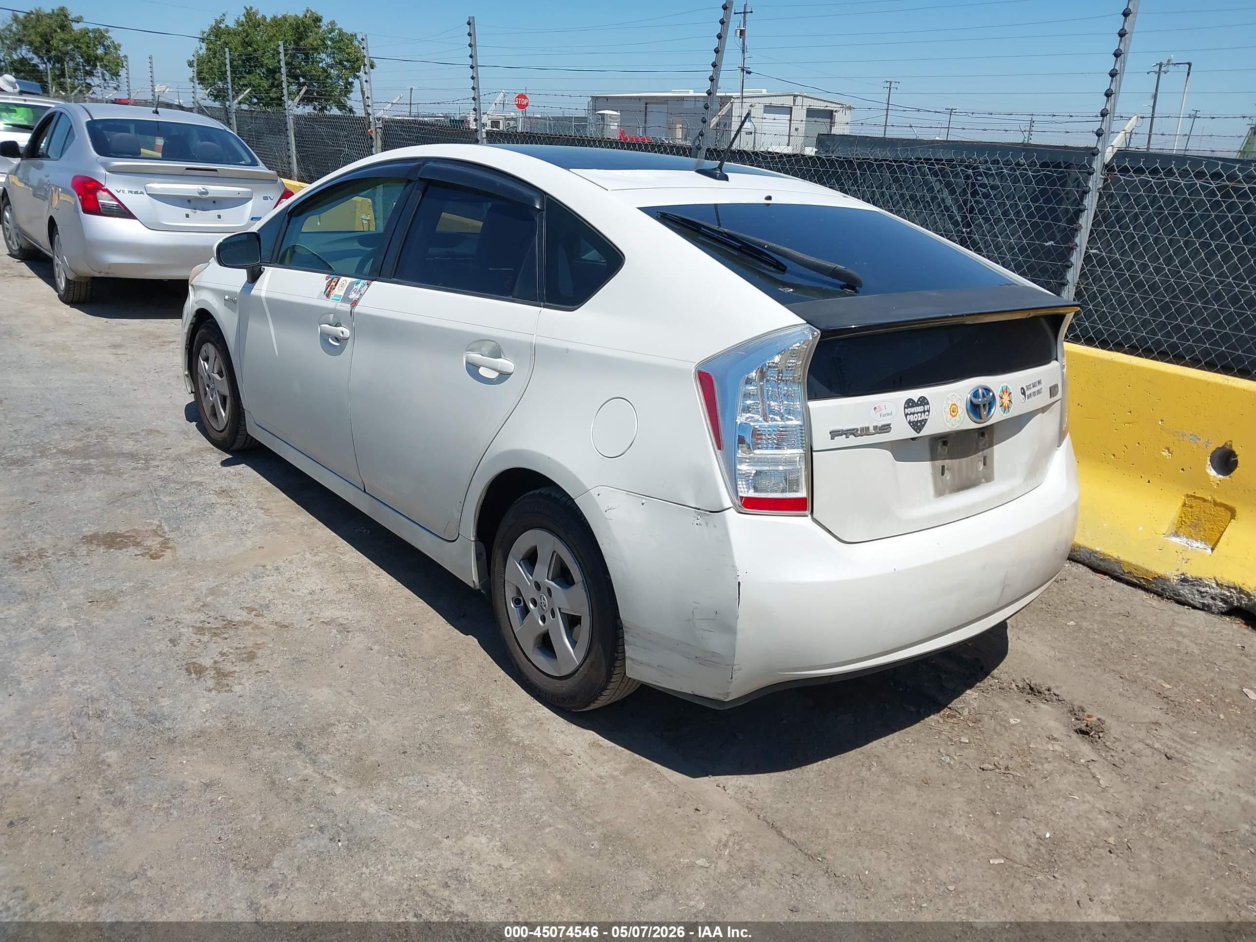 TOYOTA PRIUS image 3