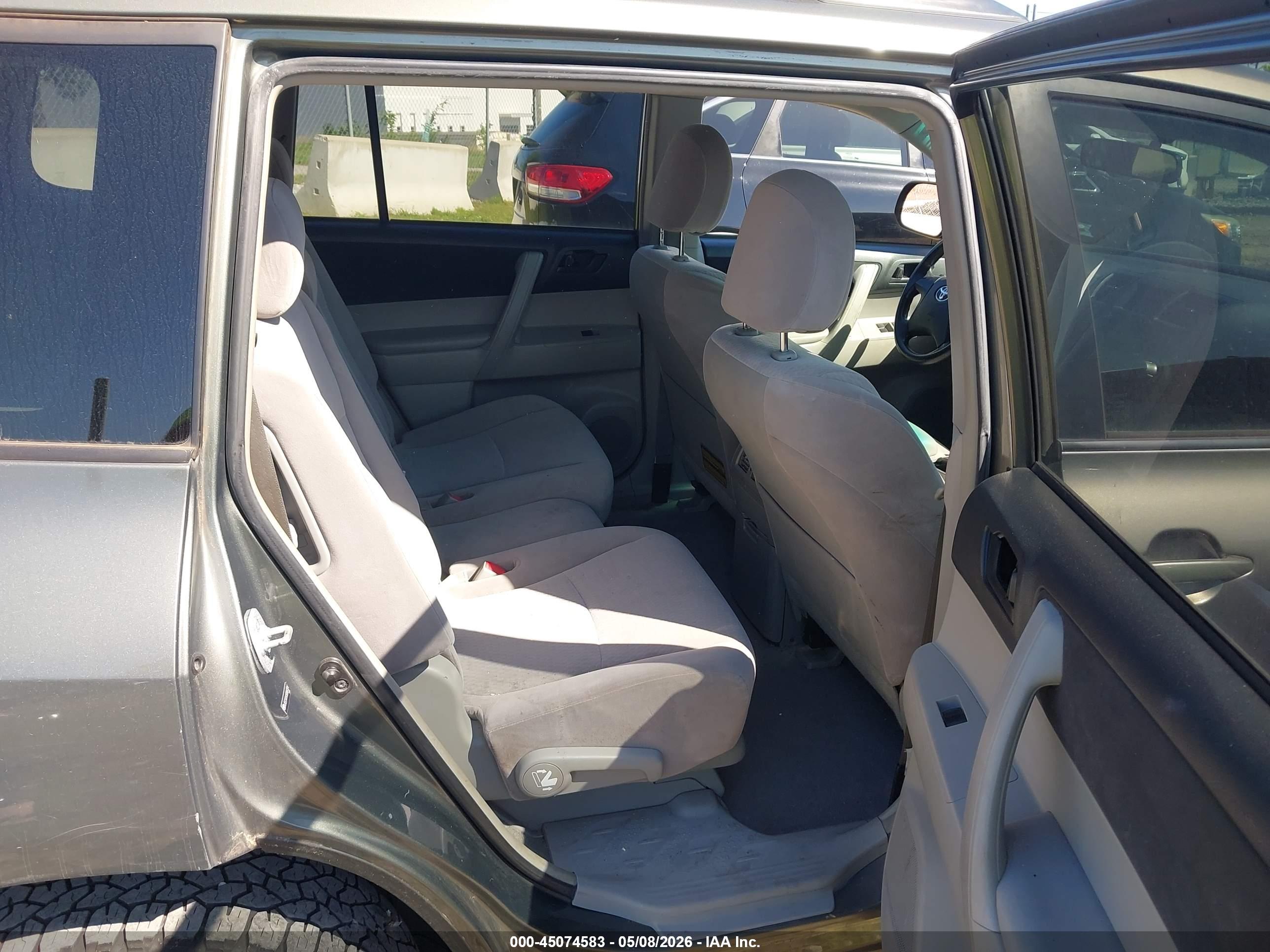 TOYOTA HIGHLANDER image 8