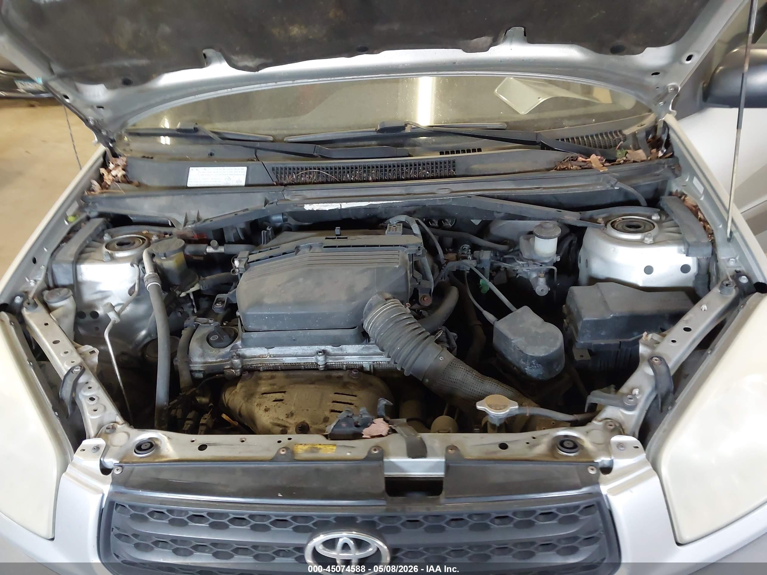 TOYOTA RAV4 image 10