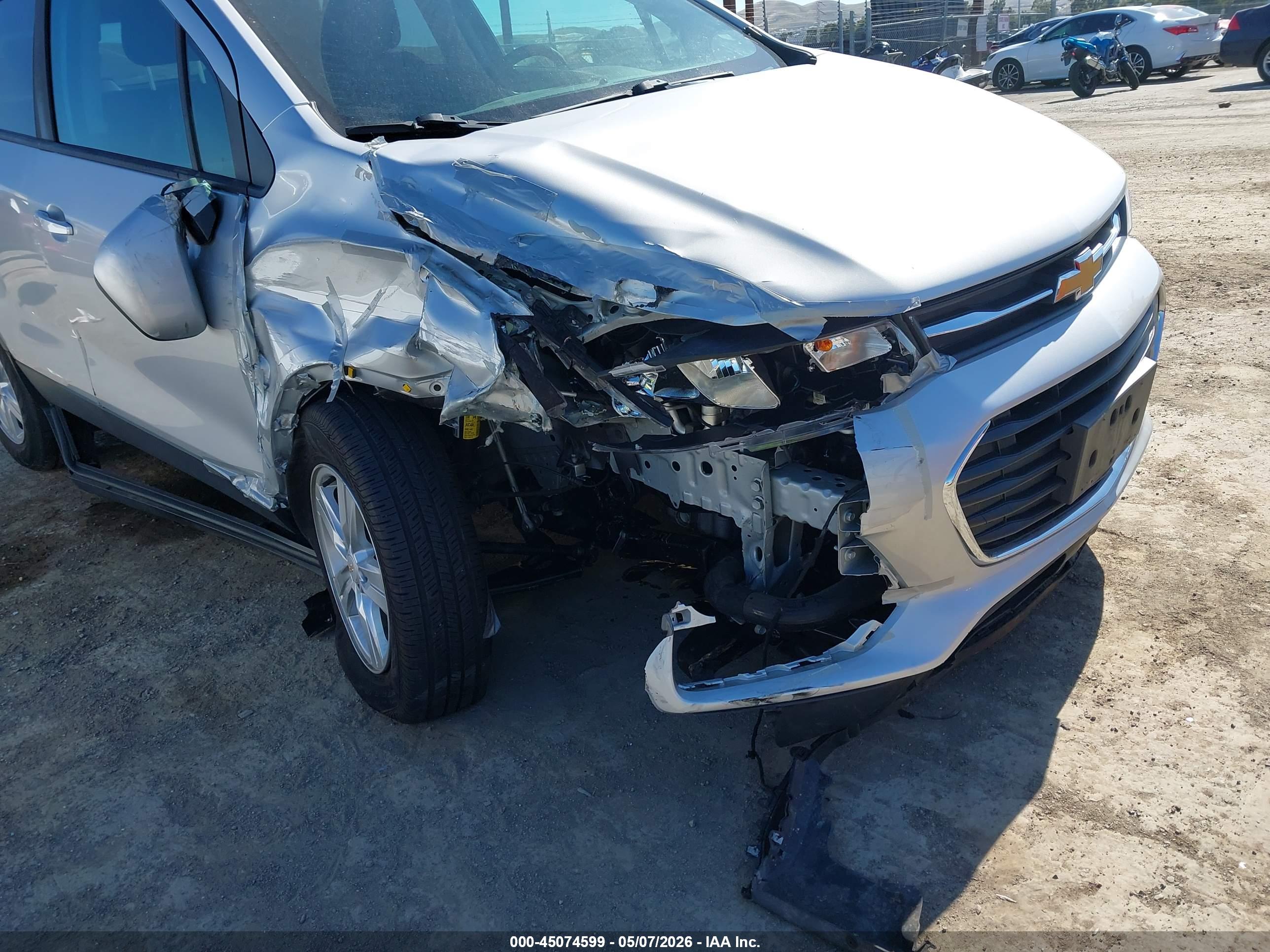 CHEVROLET TRAX image 6