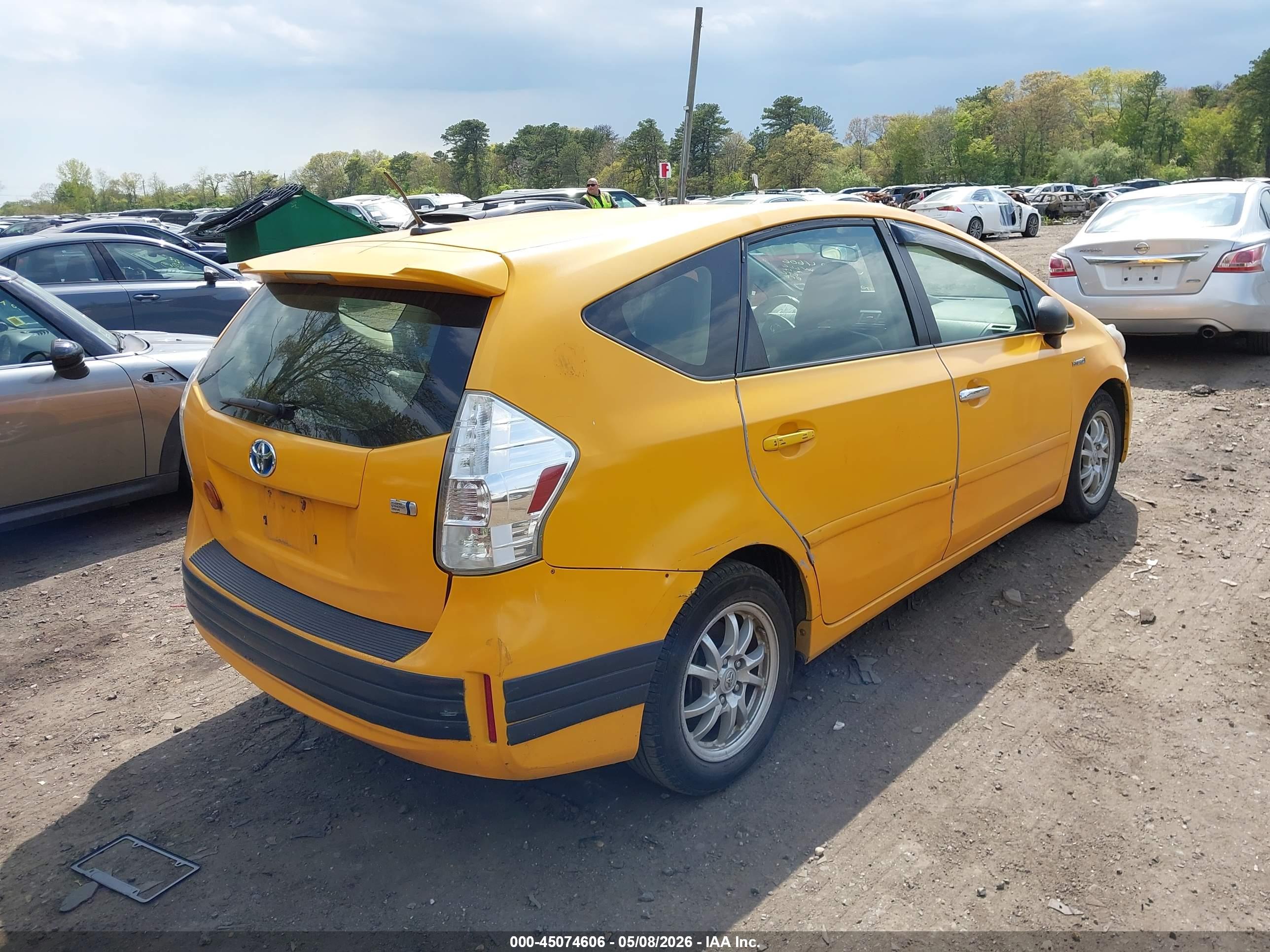 TOYOTA PRIUS image 4
