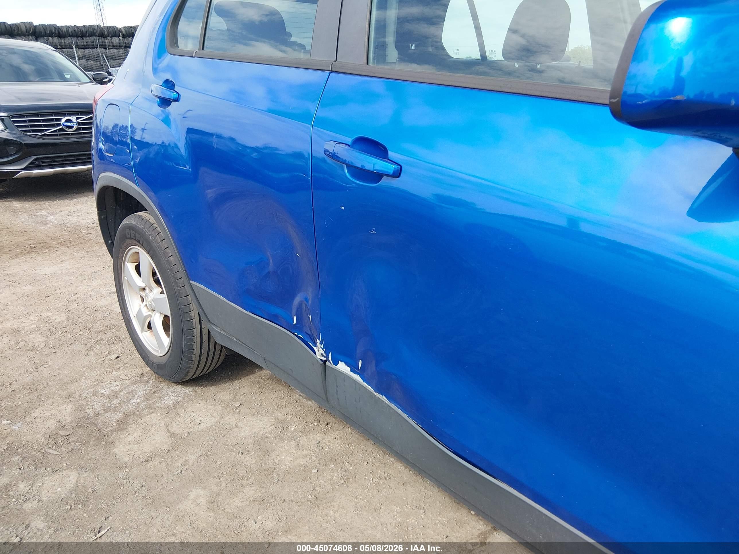 CHEVROLET TRAX image 6