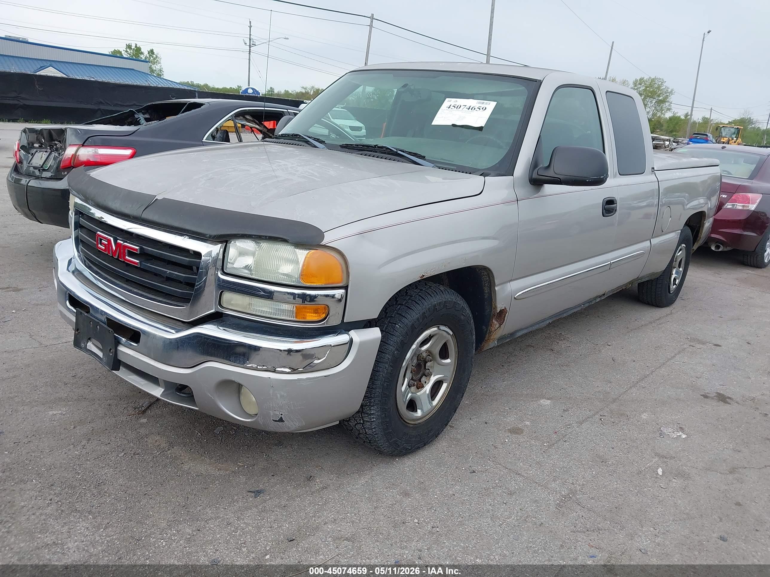 GMC SIERRA image 2