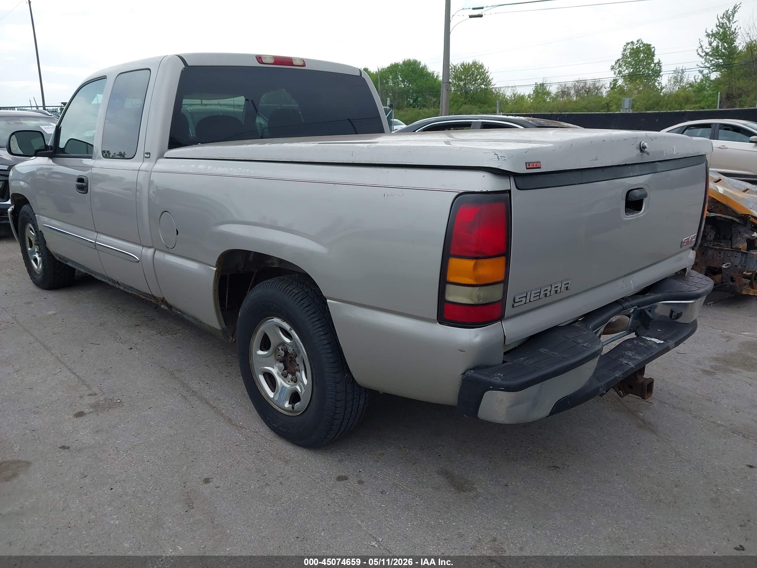 GMC SIERRA image 3