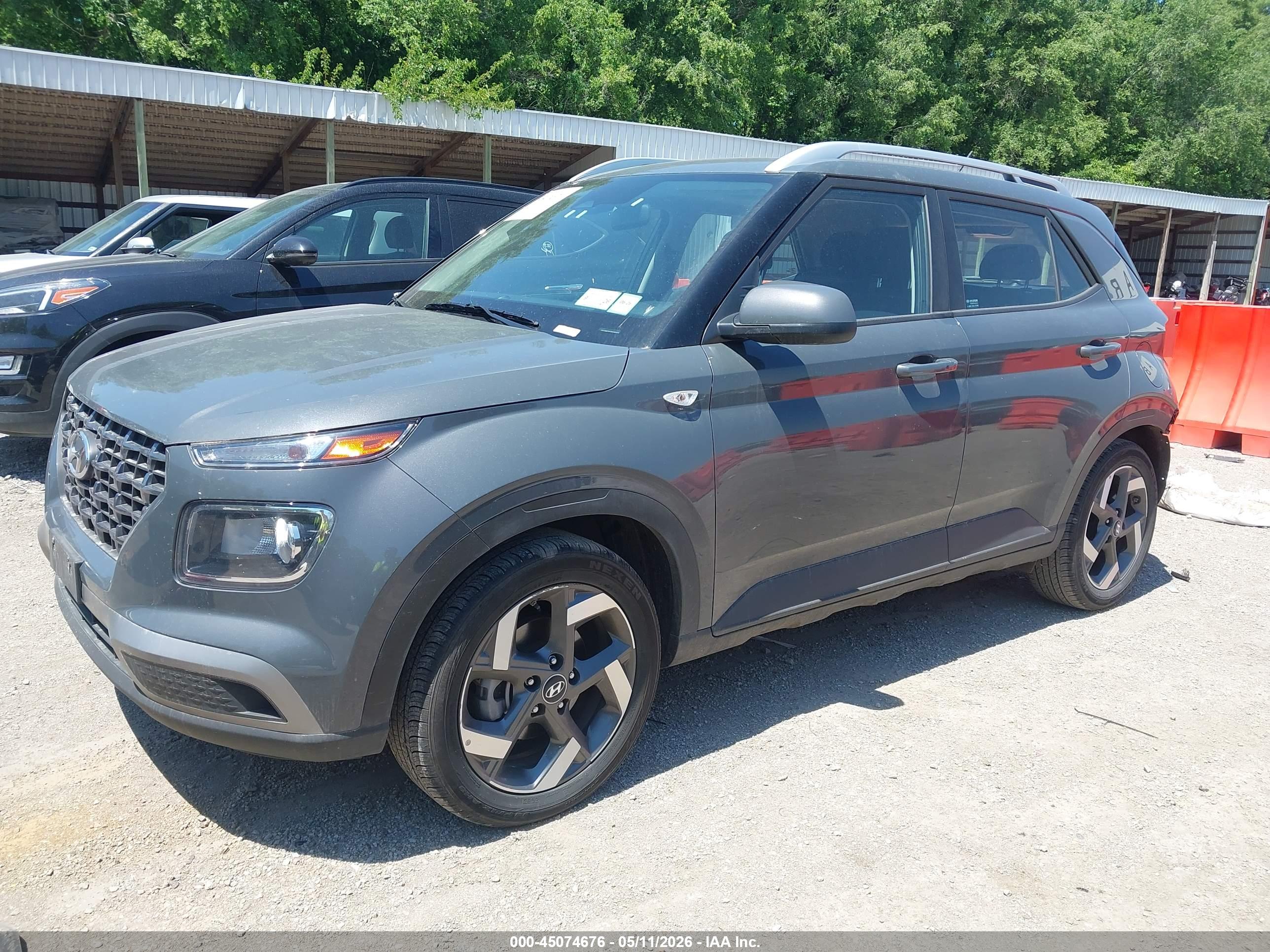 HYUNDAI VENUE image 2