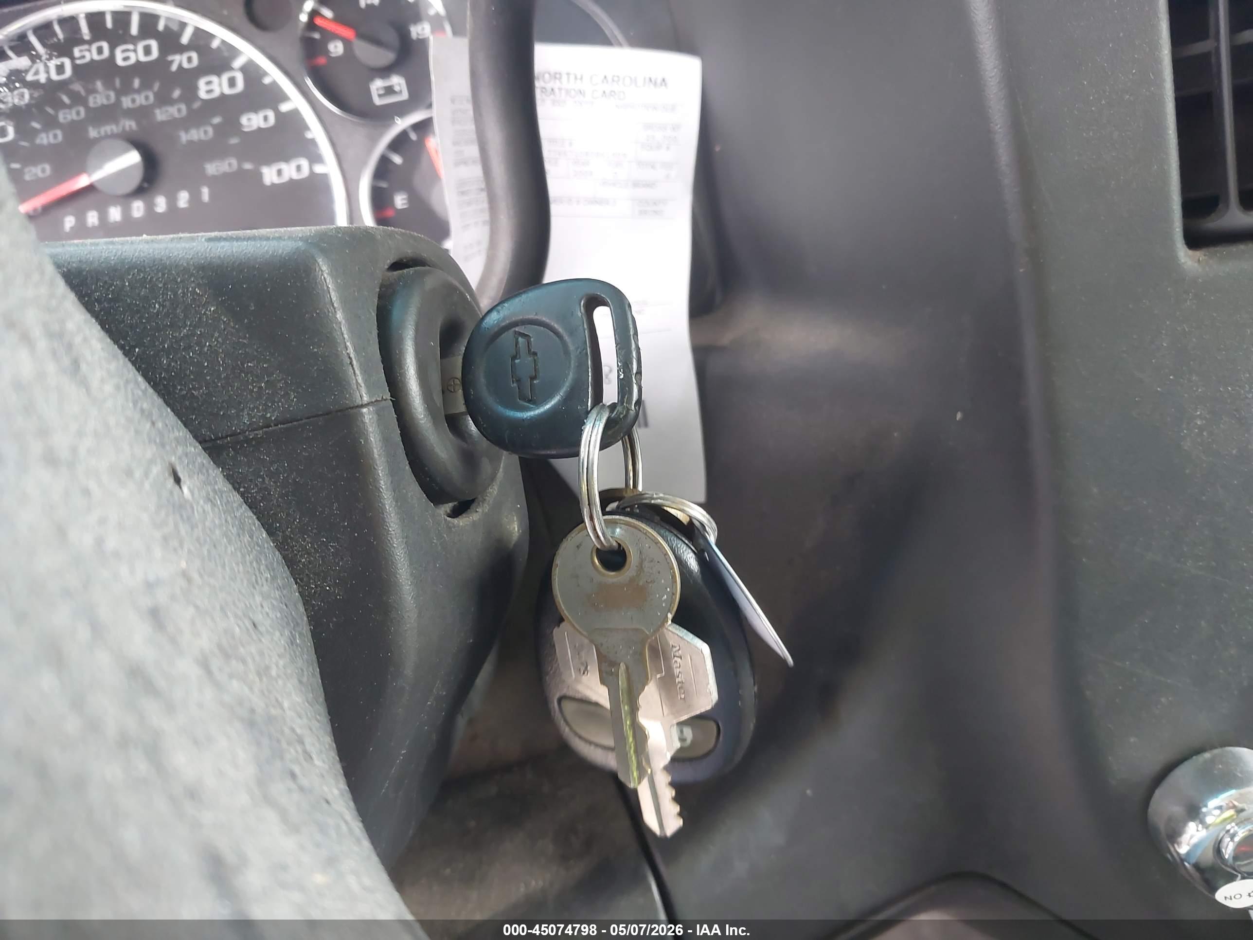 CHEVROLET EXPRESS image 11