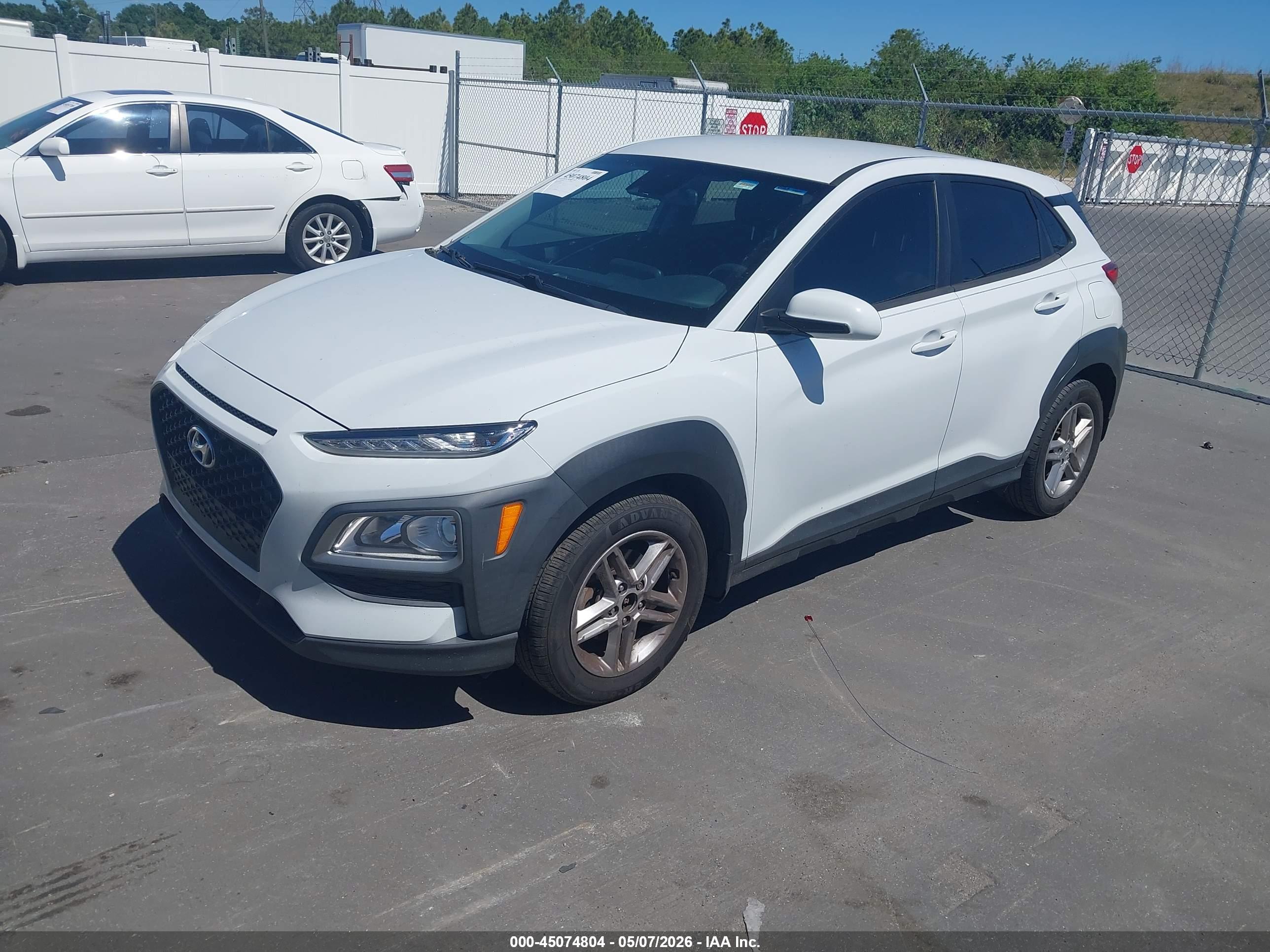 HYUNDAI KONA image 2