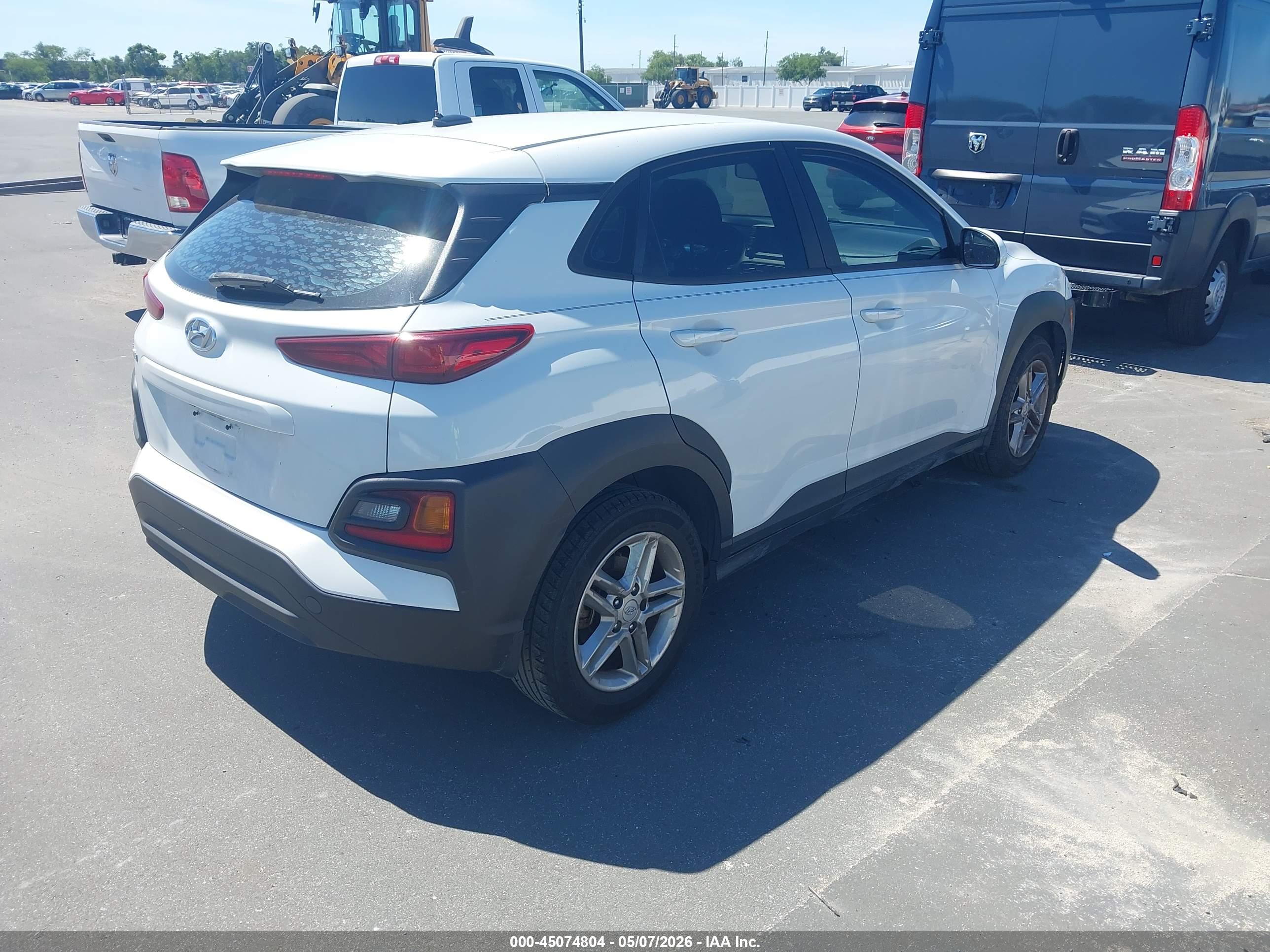 HYUNDAI KONA image 4