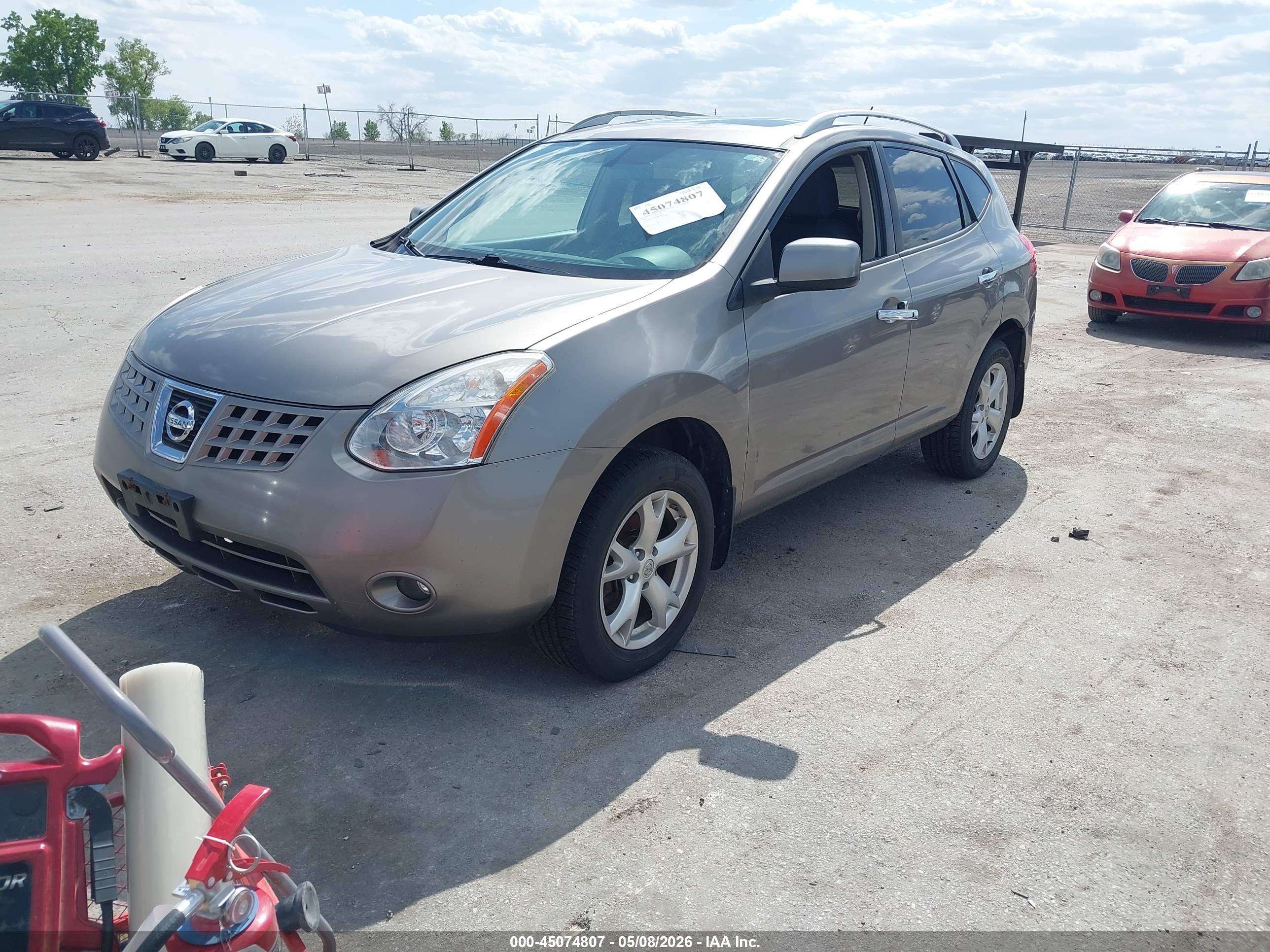 NISSAN ROGUE image 2