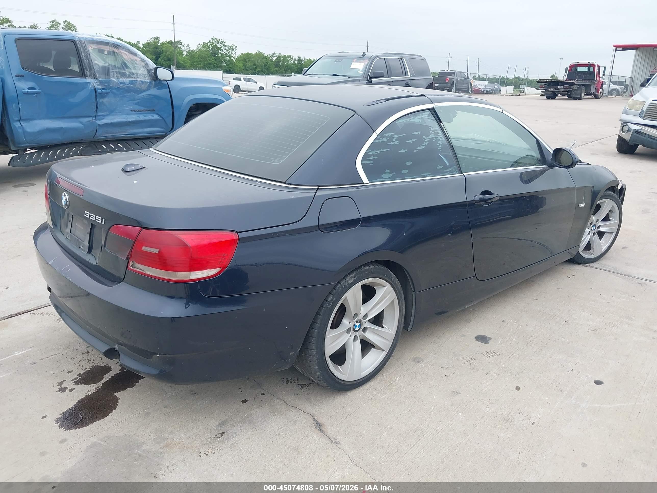 BMW 335I image 4