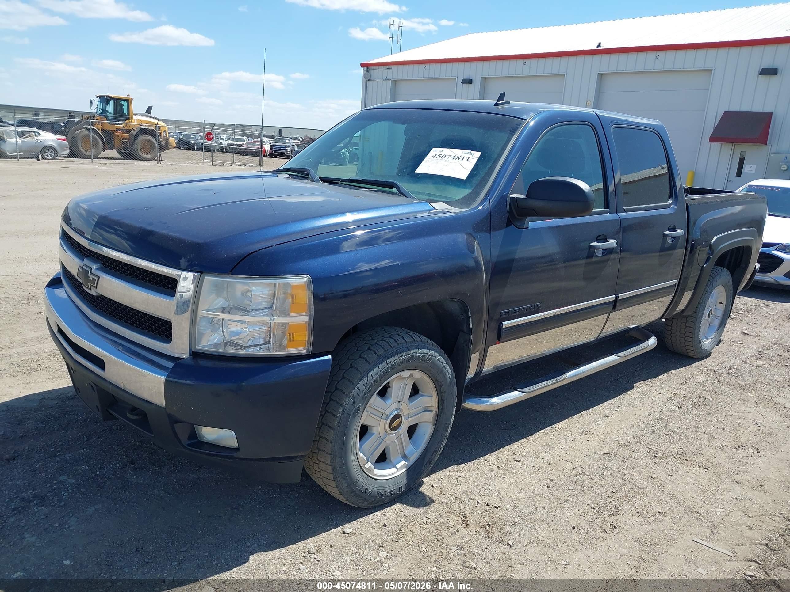 CHEVROLET SILVERADO image 2