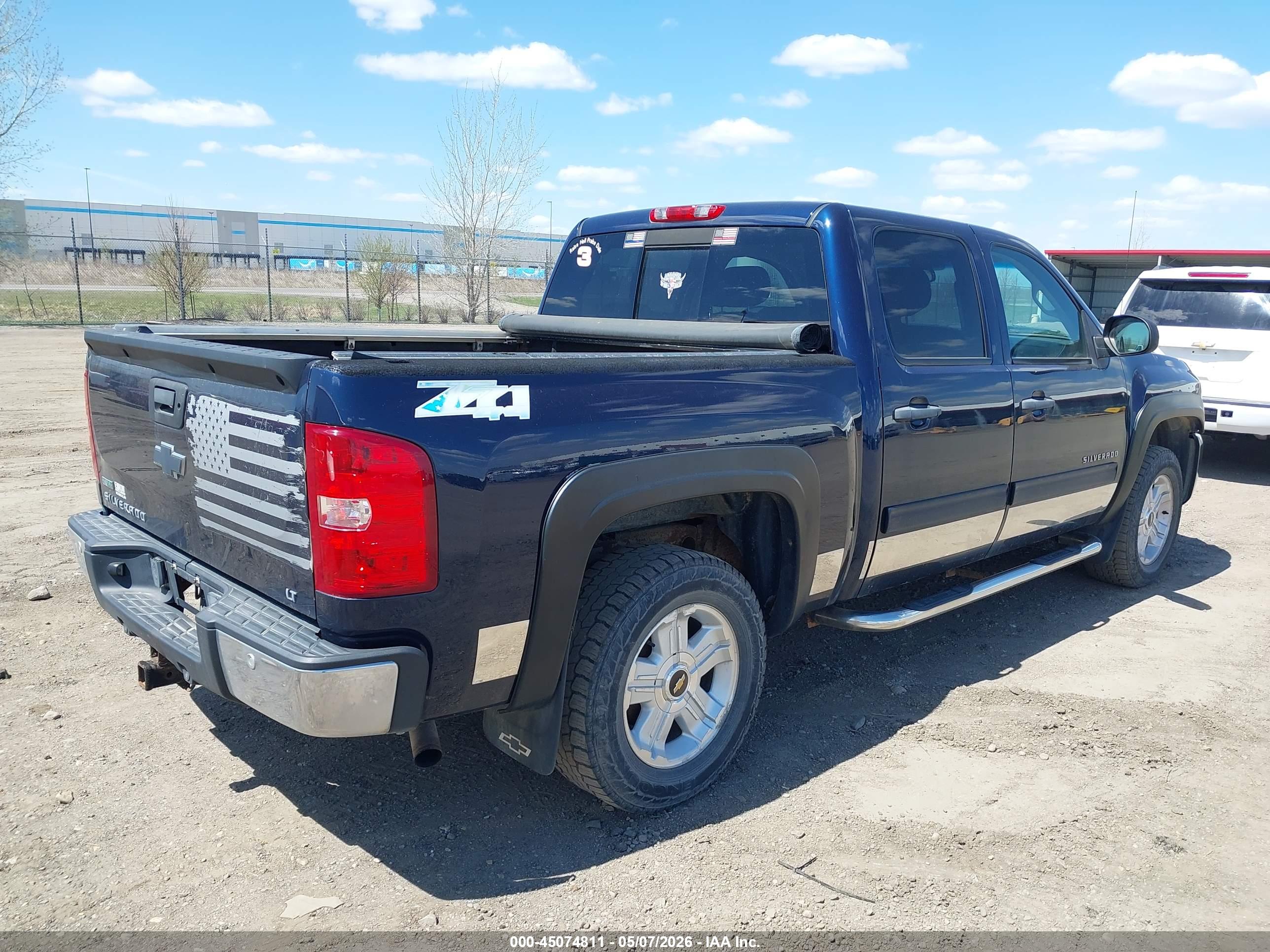 CHEVROLET SILVERADO image 4