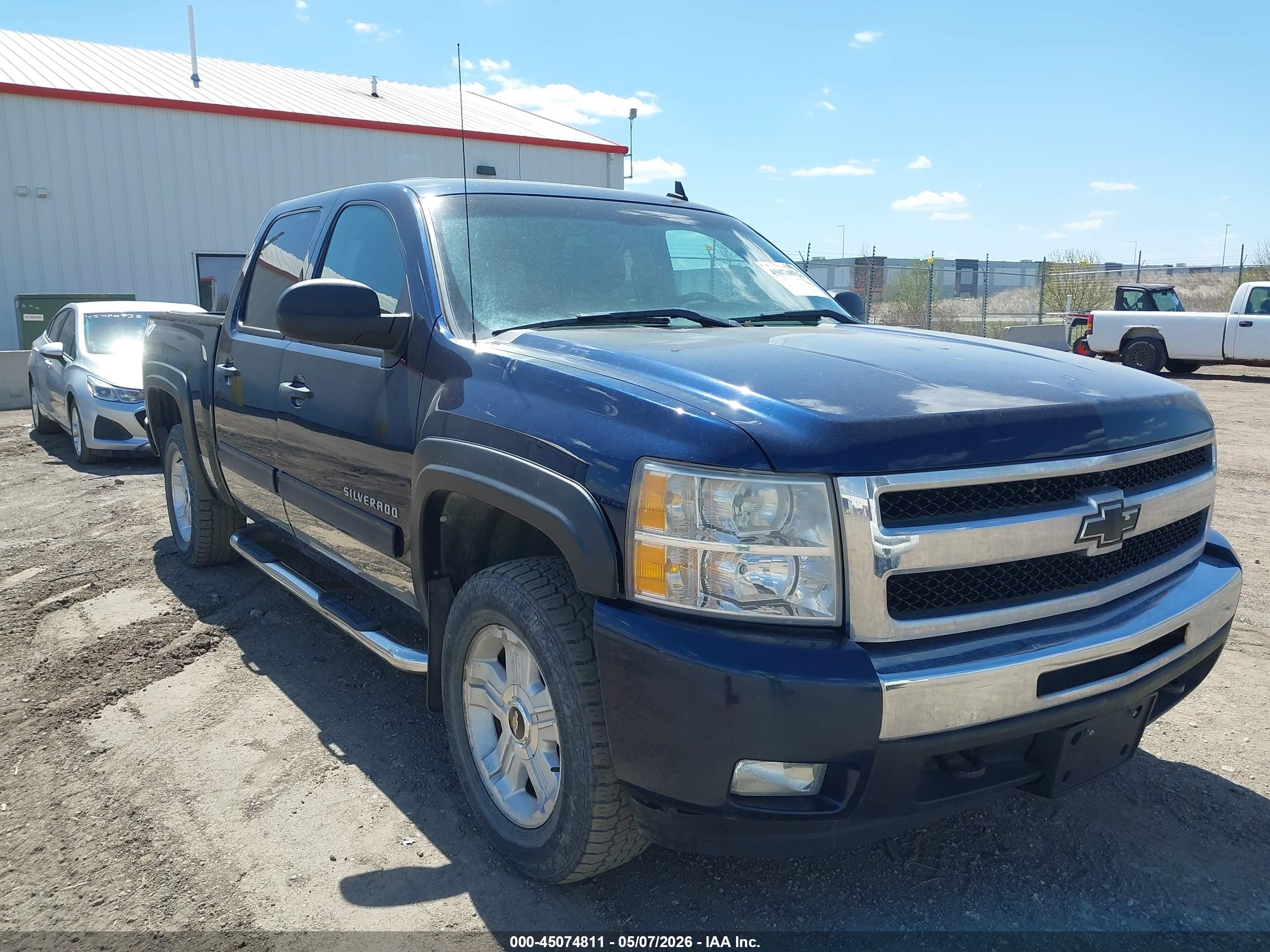 CHEVROLET SILVERADO image 6