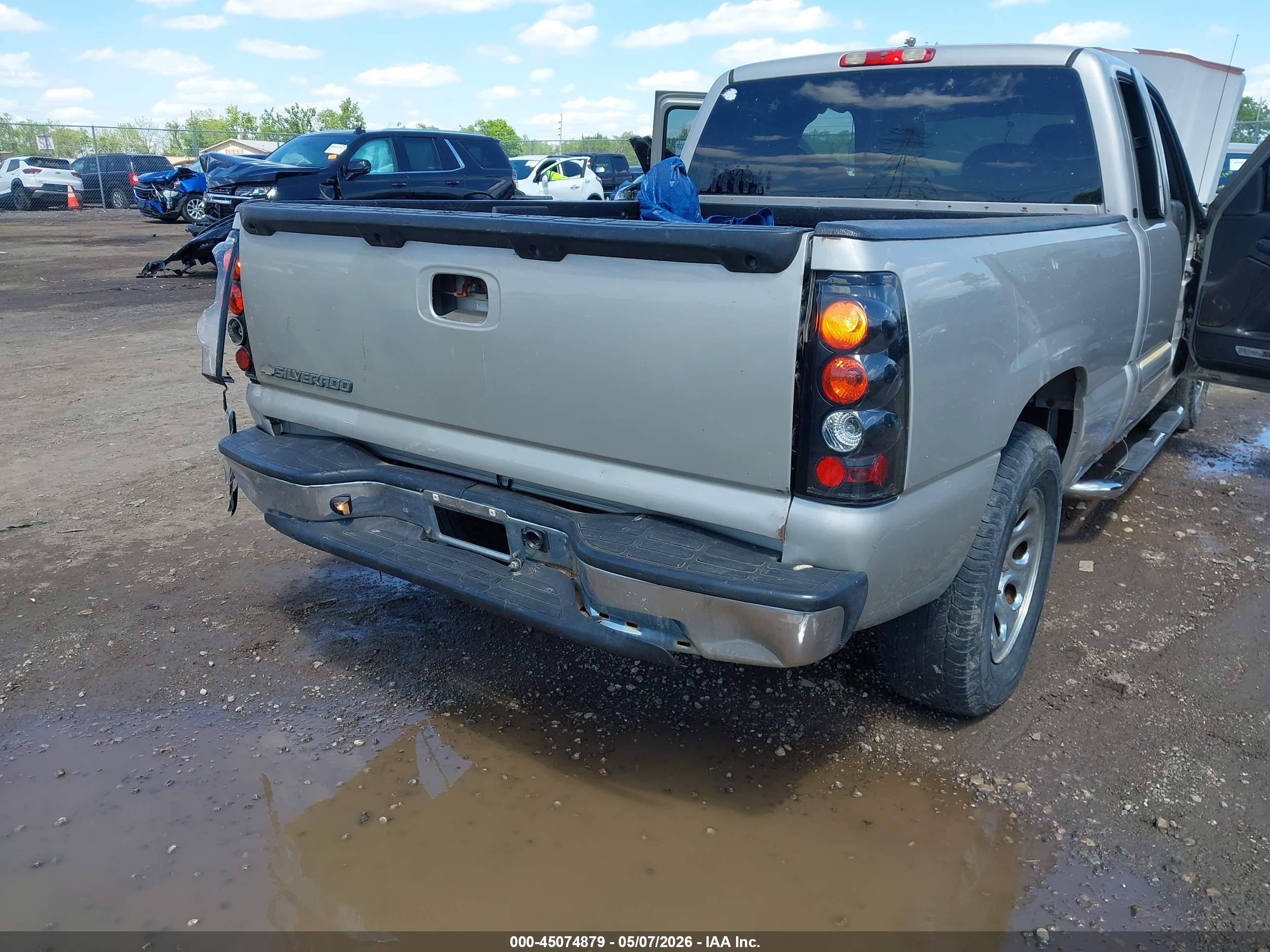 CHEVROLET SILVERADO image 6