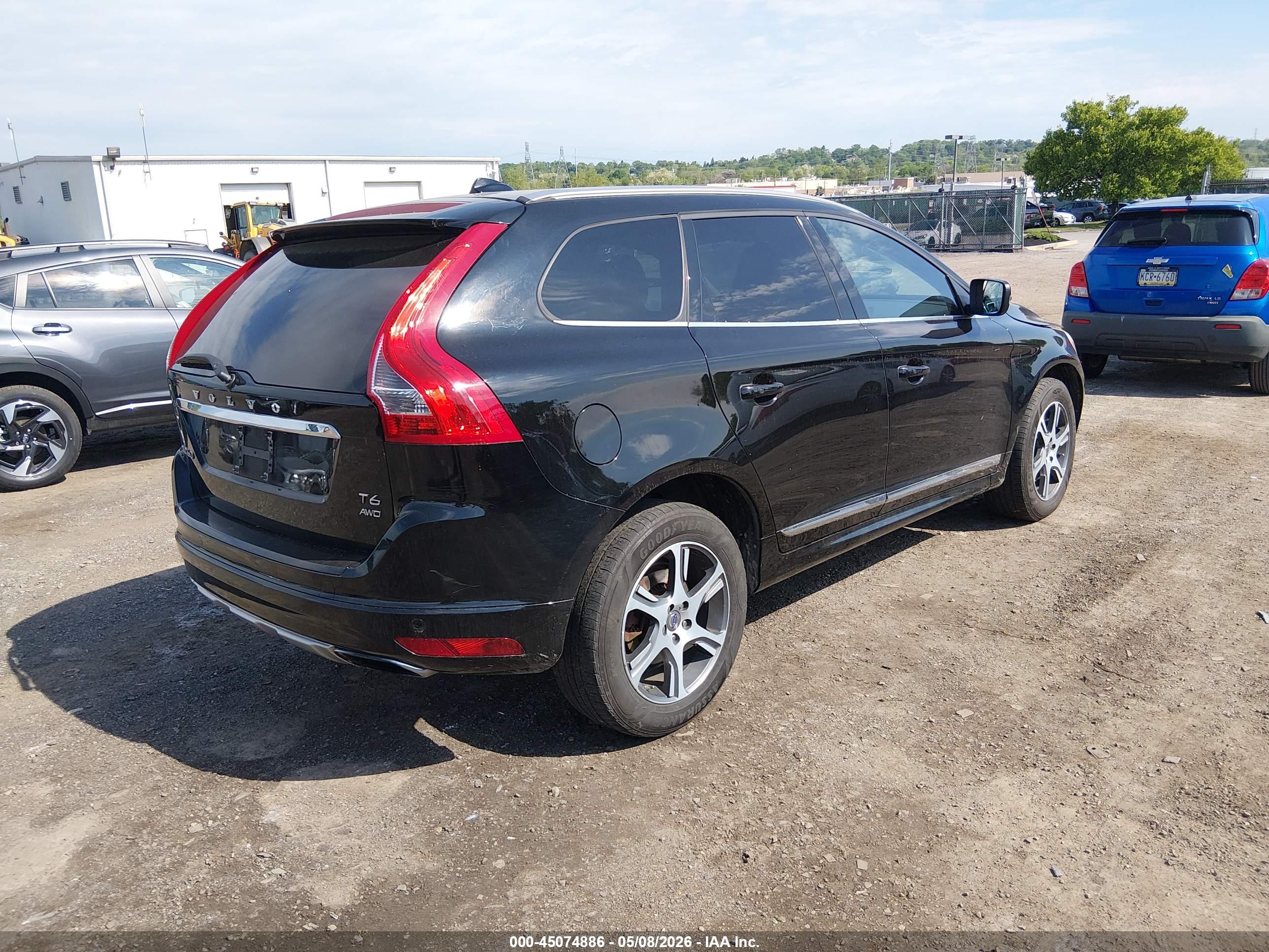 VOLVO XC60 image 4