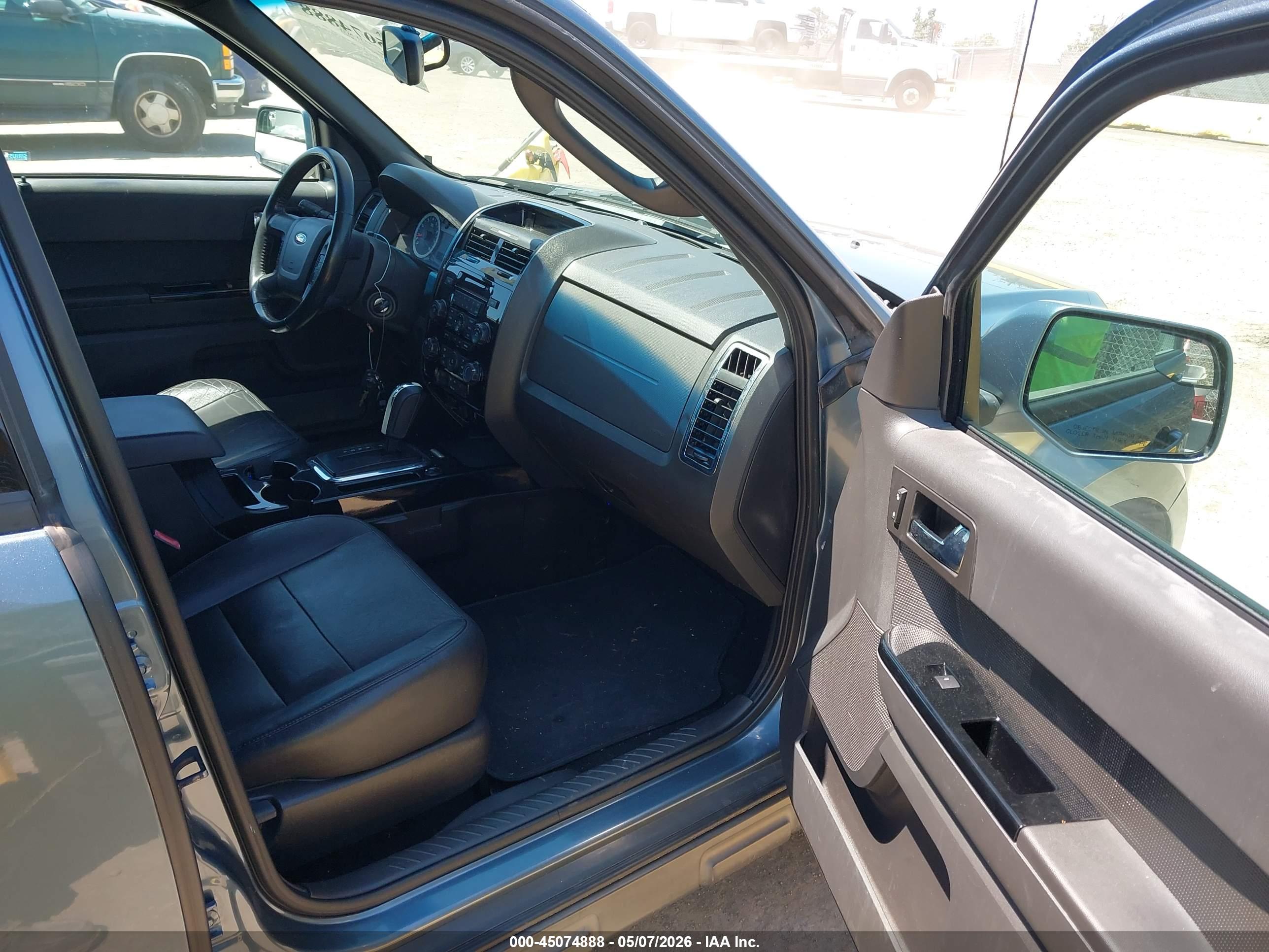 FORD ESCAPE image 5