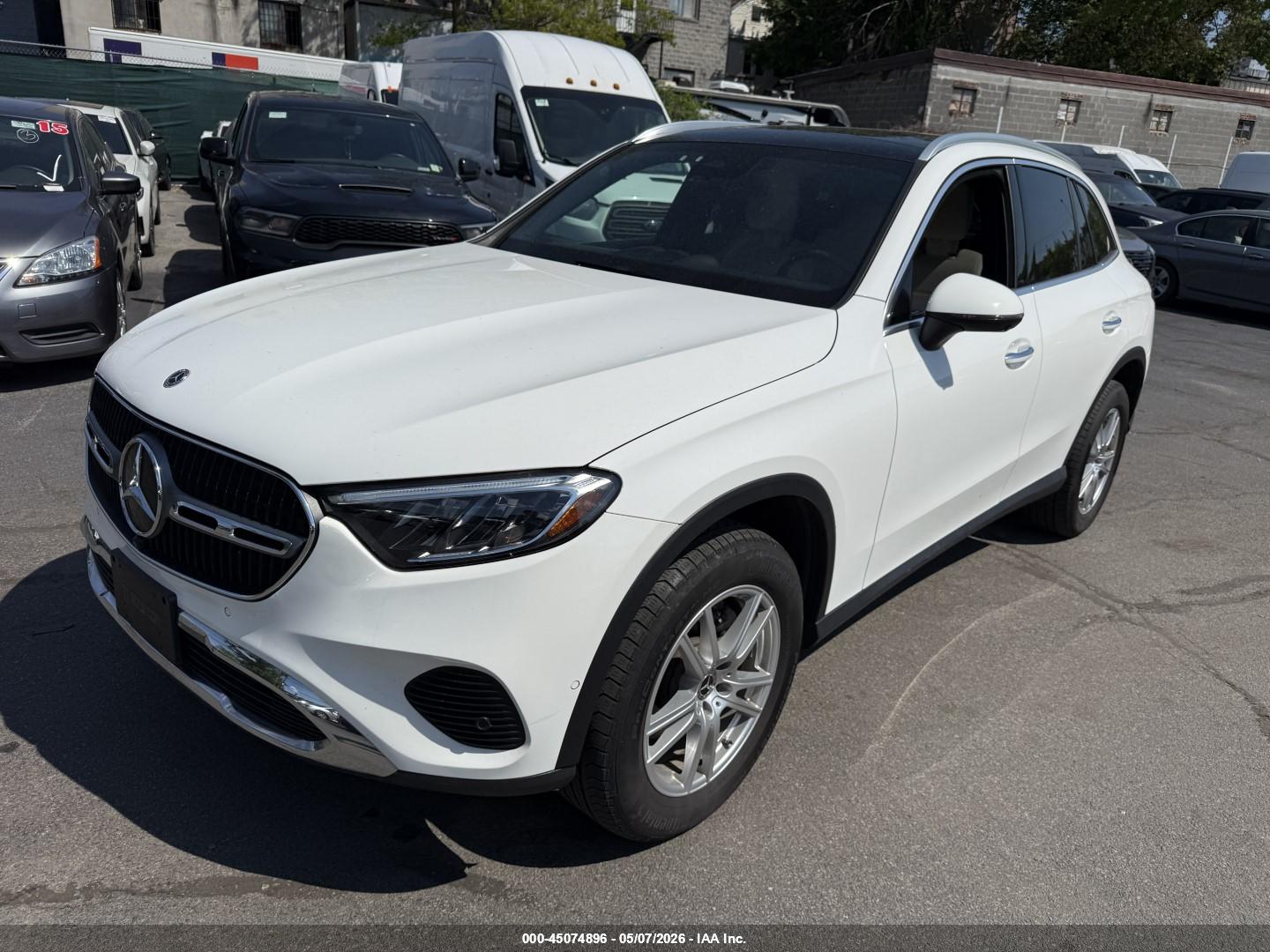 MERCEDES-BENZ GLC image 2