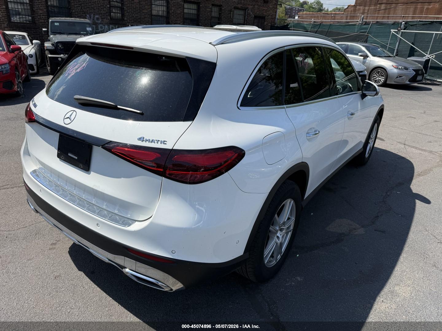 MERCEDES-BENZ GLC image 4