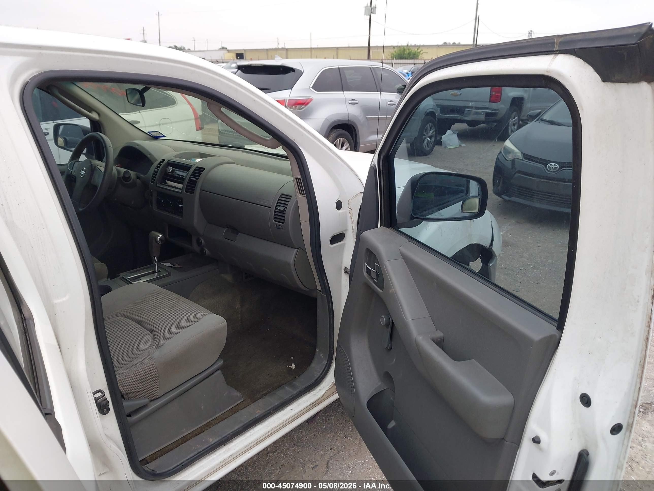 NISSAN FRONTIER image 5
