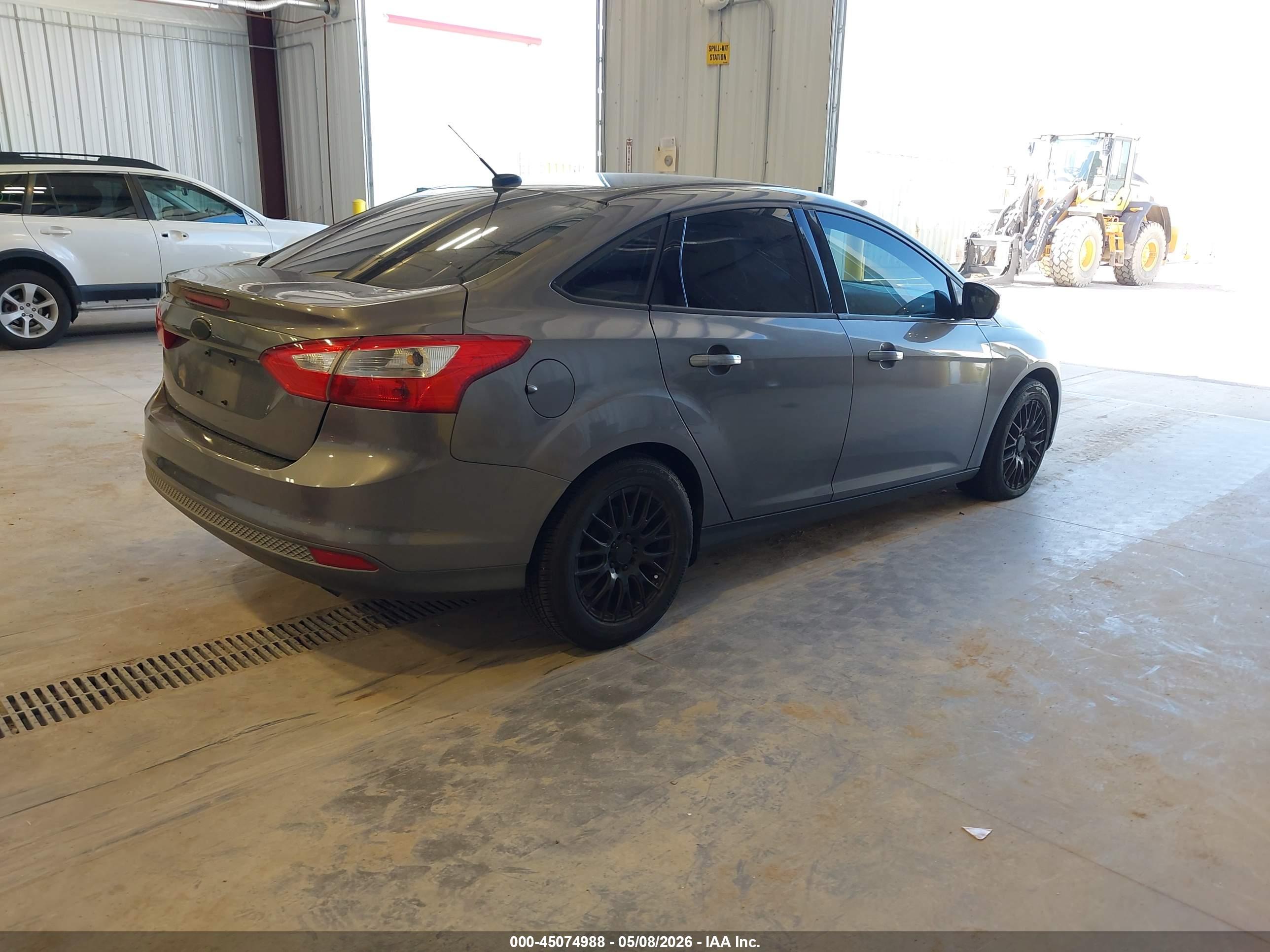 FORD FOCUS image 4