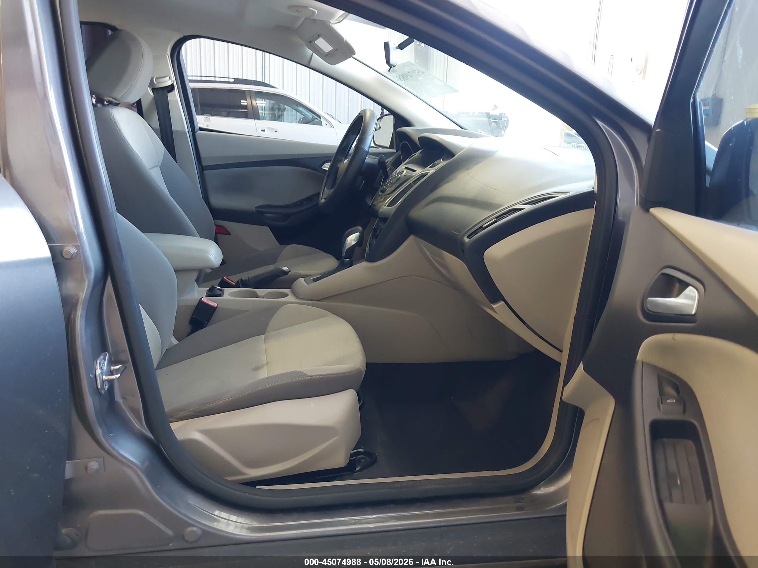FORD FOCUS image 5