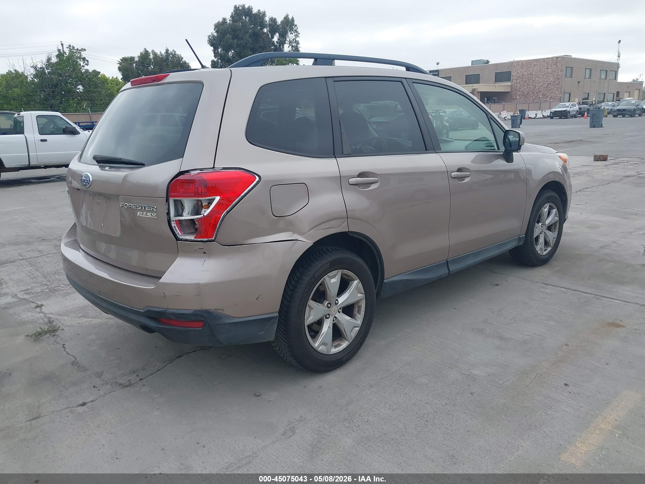 SUBARU FORESTER image 4