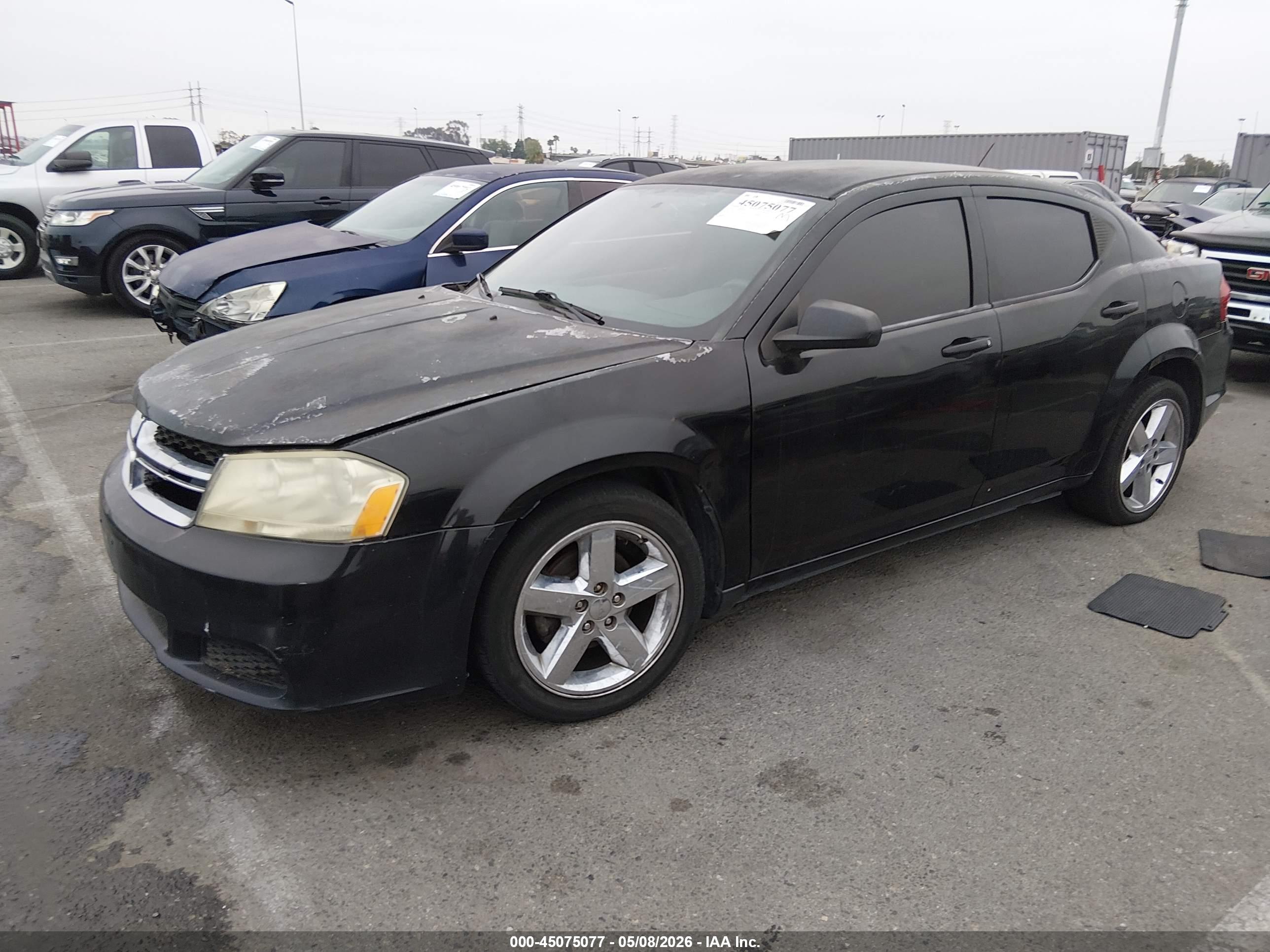 DODGE AVENGER image 2