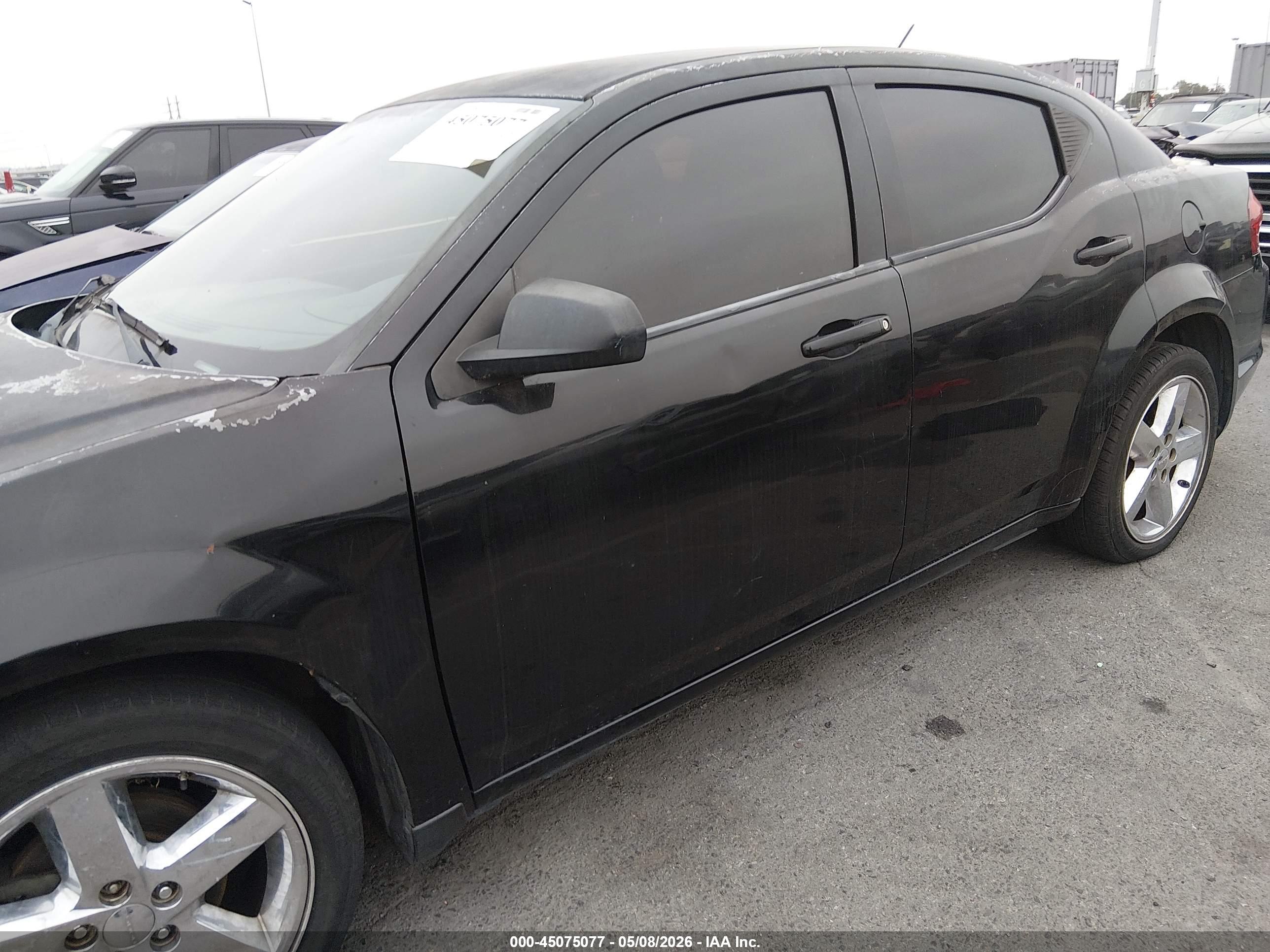 DODGE AVENGER image 6