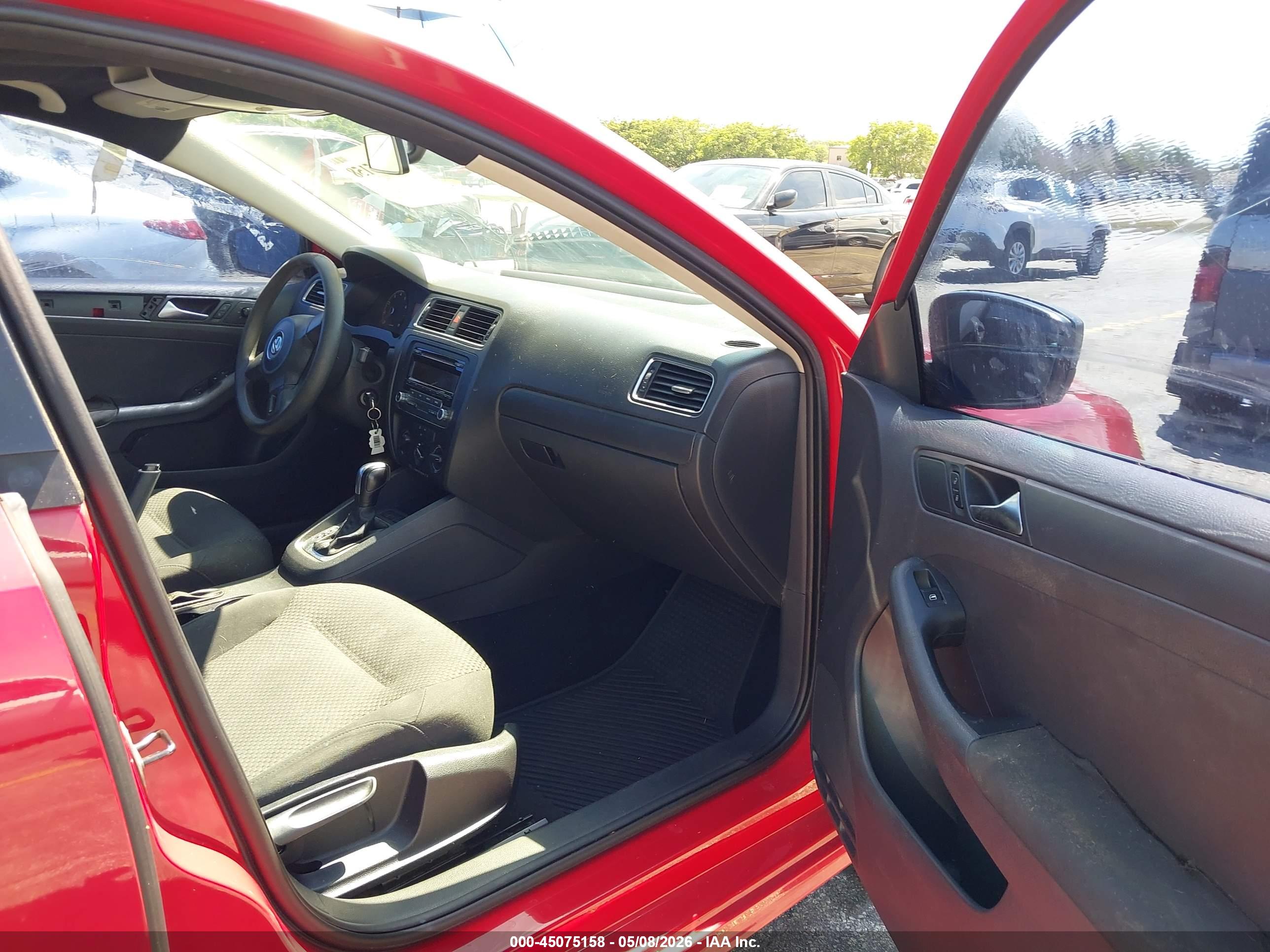 VOLKSWAGEN JETTA image 5