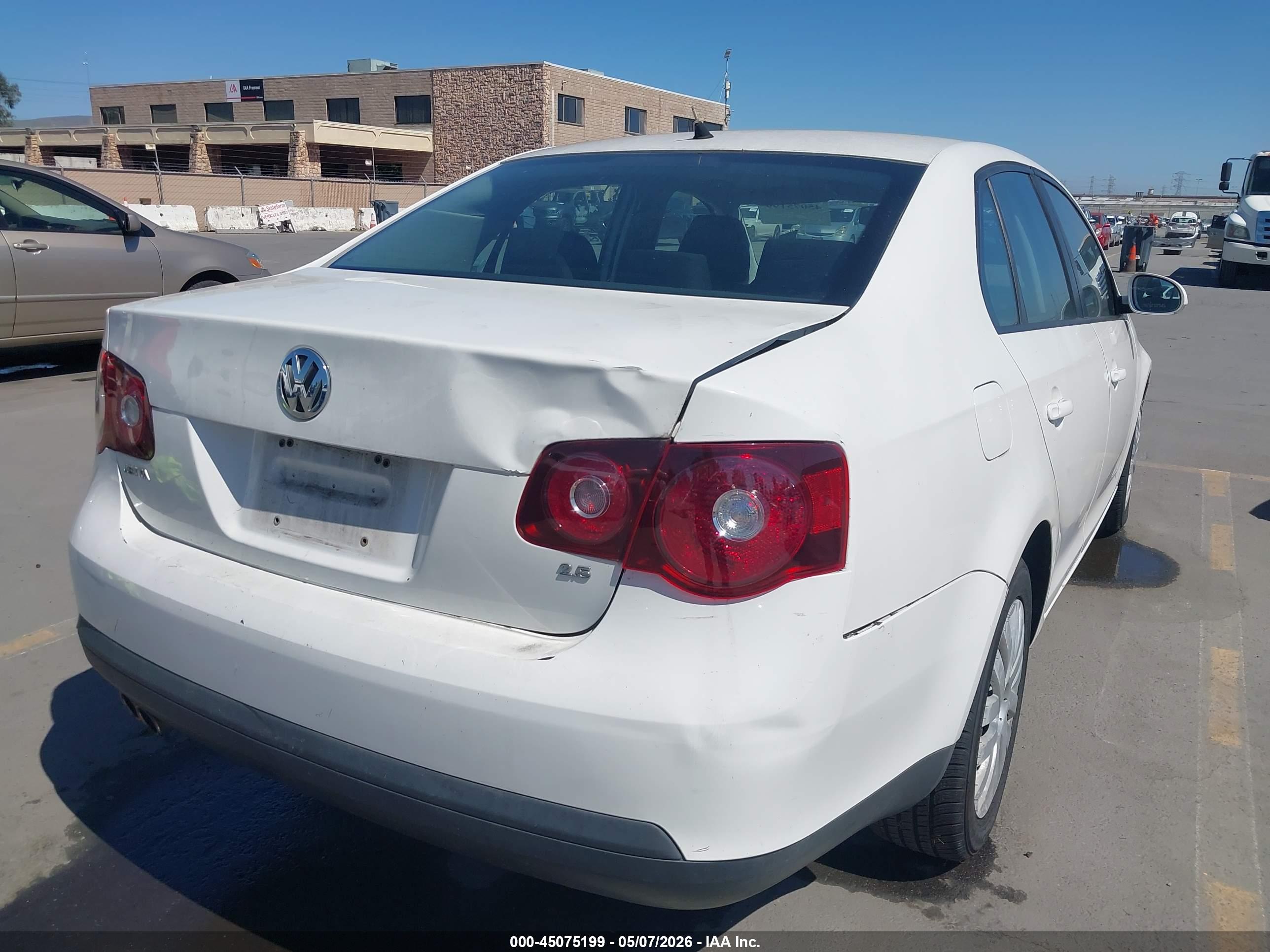 VOLKSWAGEN JETTA image 6