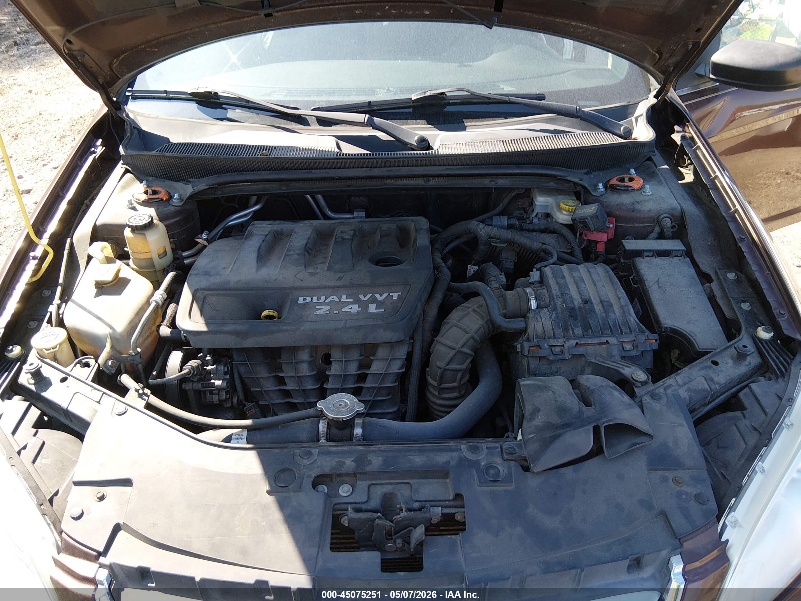 CHRYSLER 200 image 10