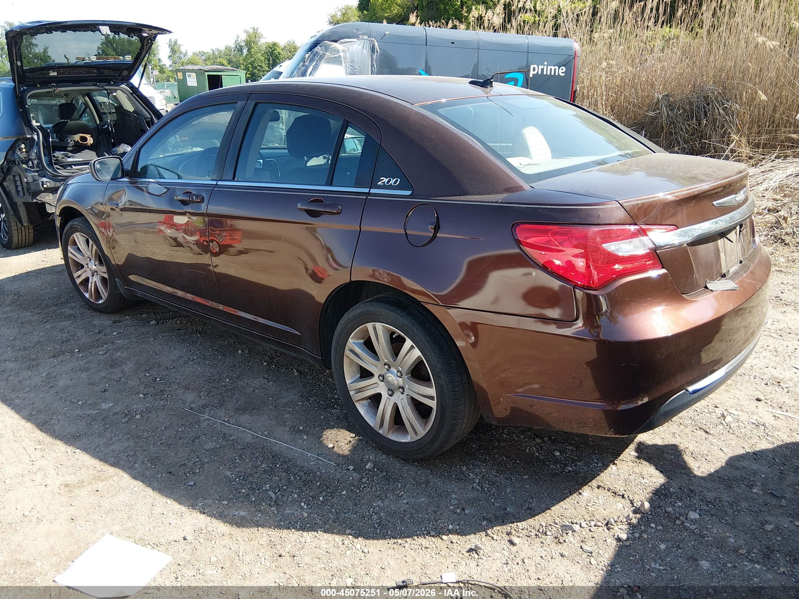 CHRYSLER 200 image 3