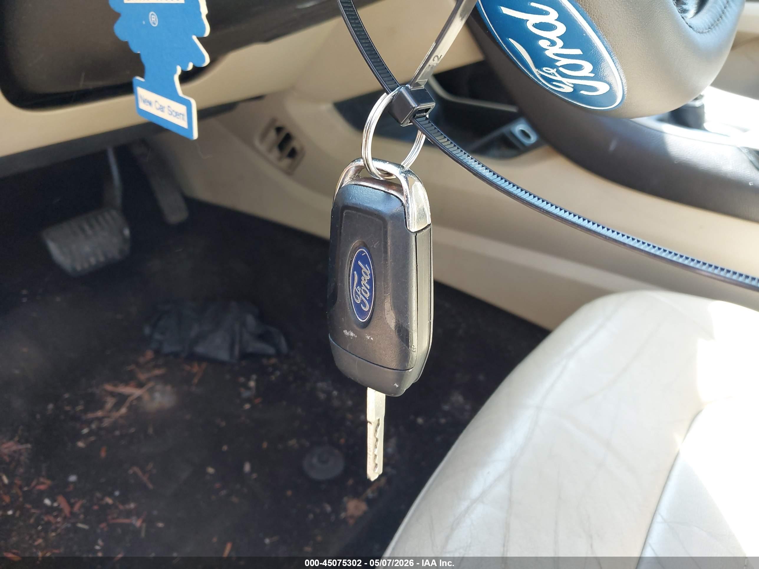 FORD FUSION image 11