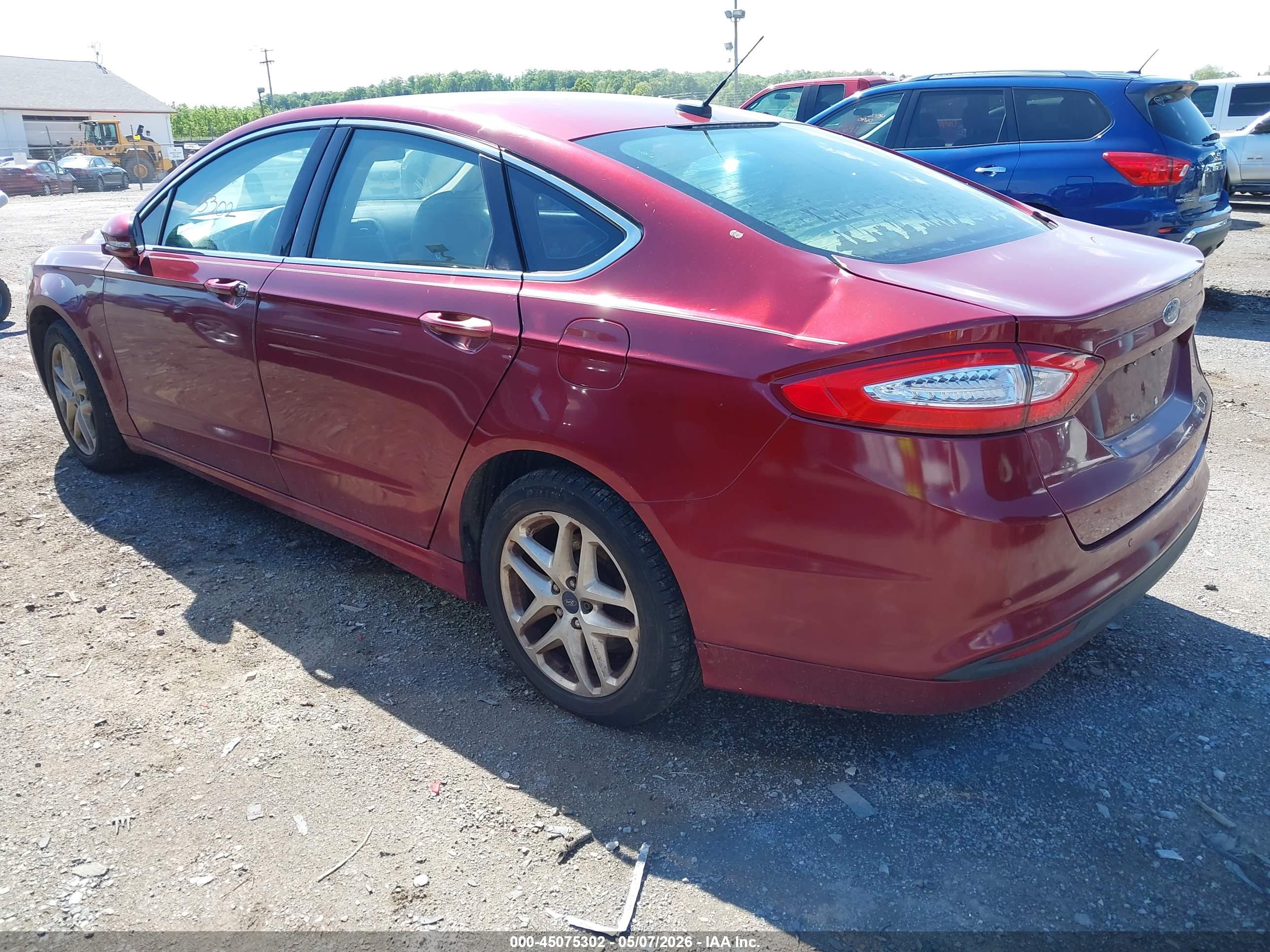 FORD FUSION image 3