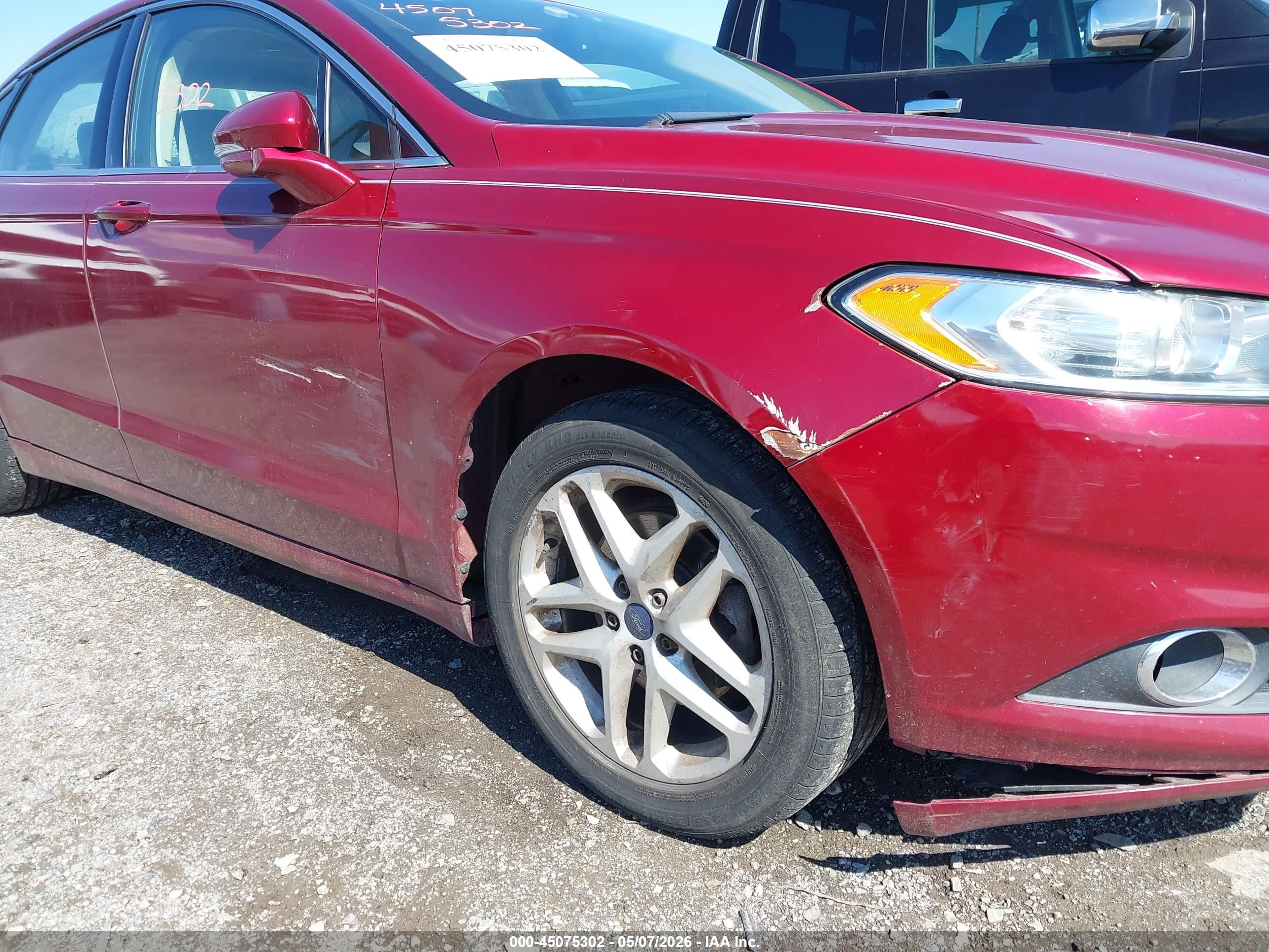 FORD FUSION image 6