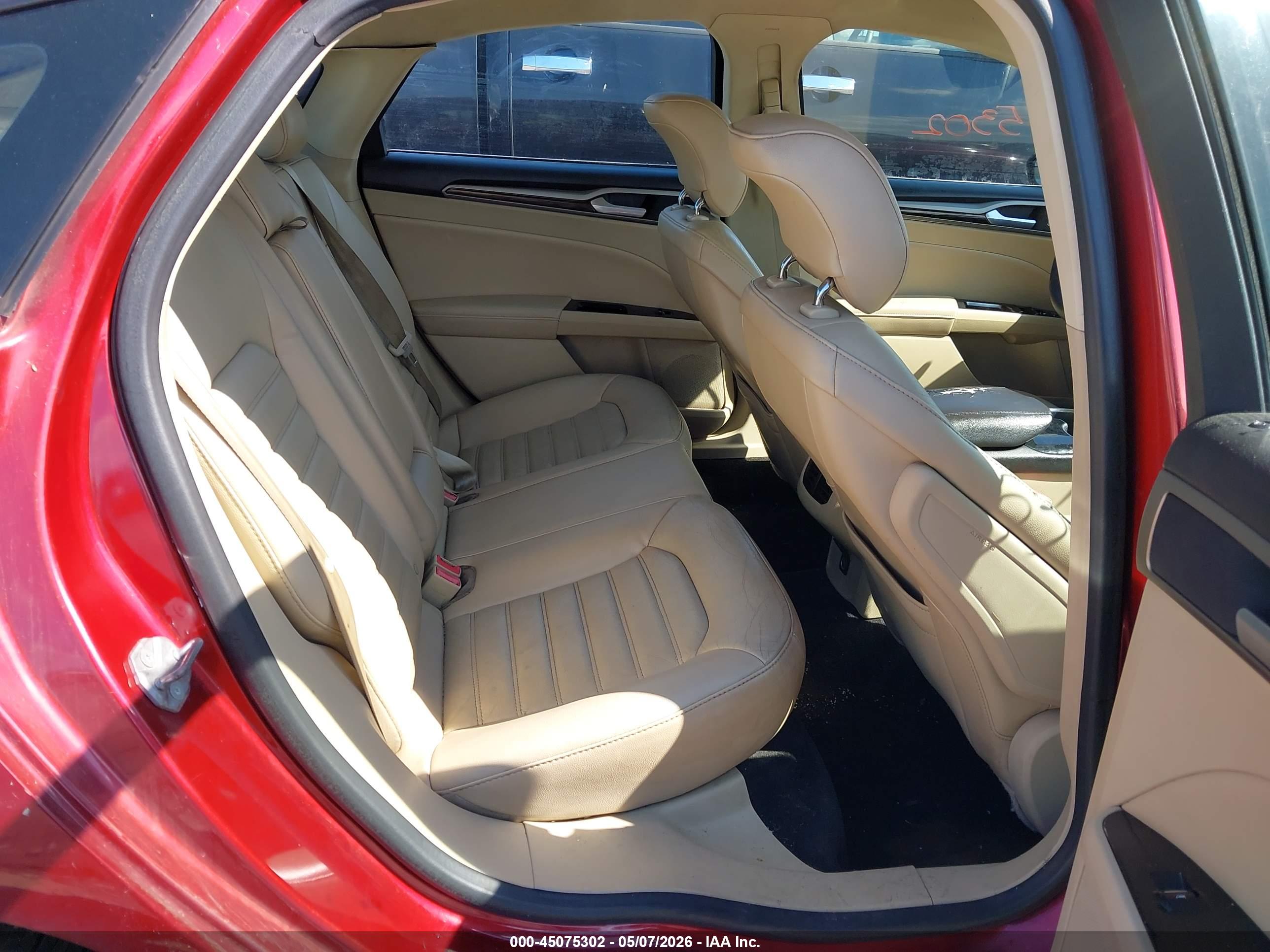 FORD FUSION image 8