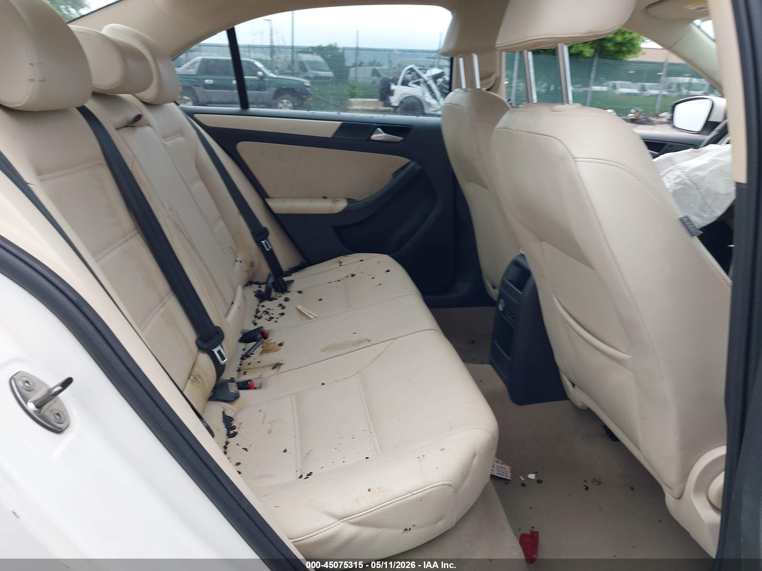 VOLKSWAGEN JETTA image 8