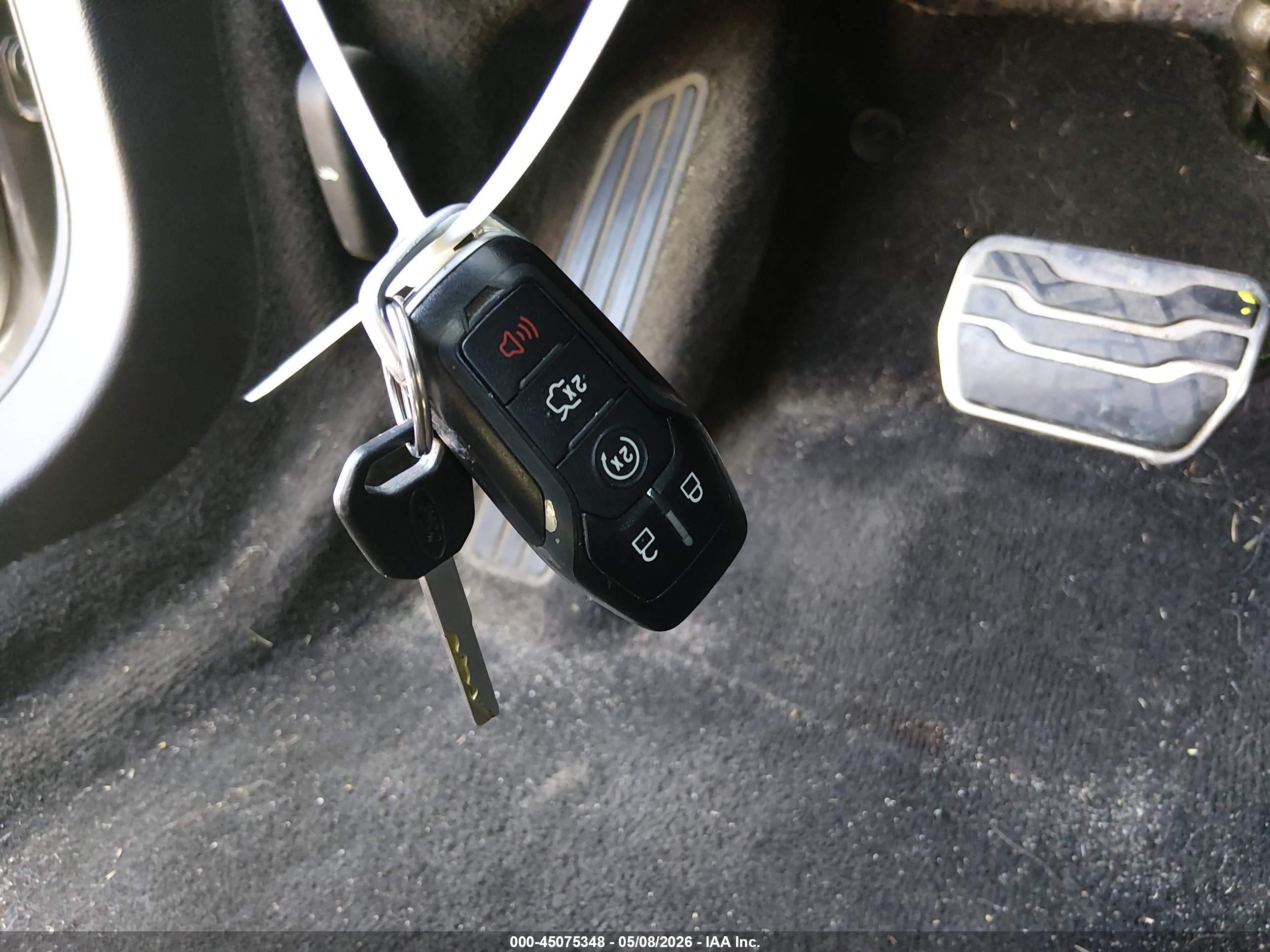 FORD FUSION image 11
