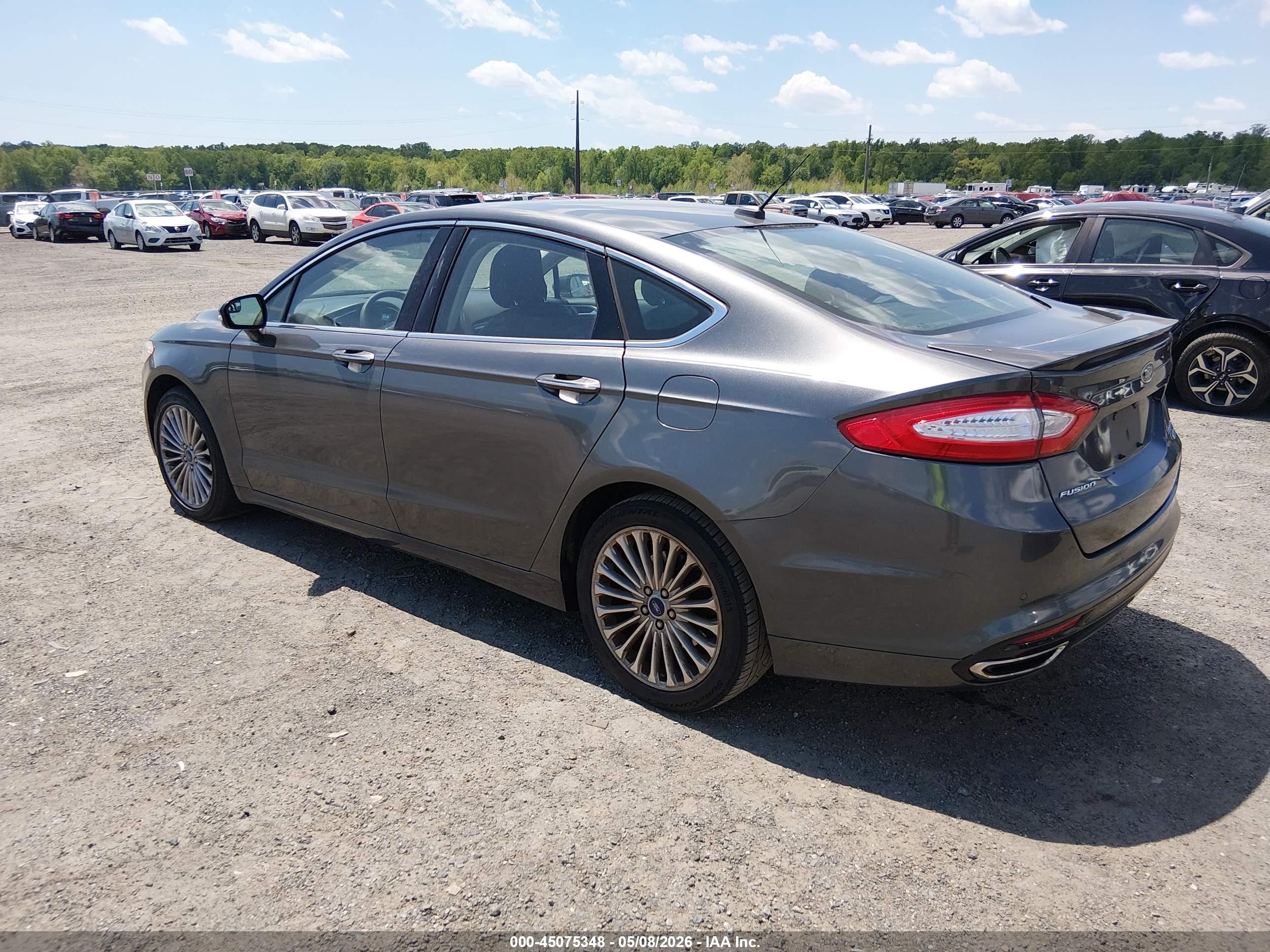 FORD FUSION image 3