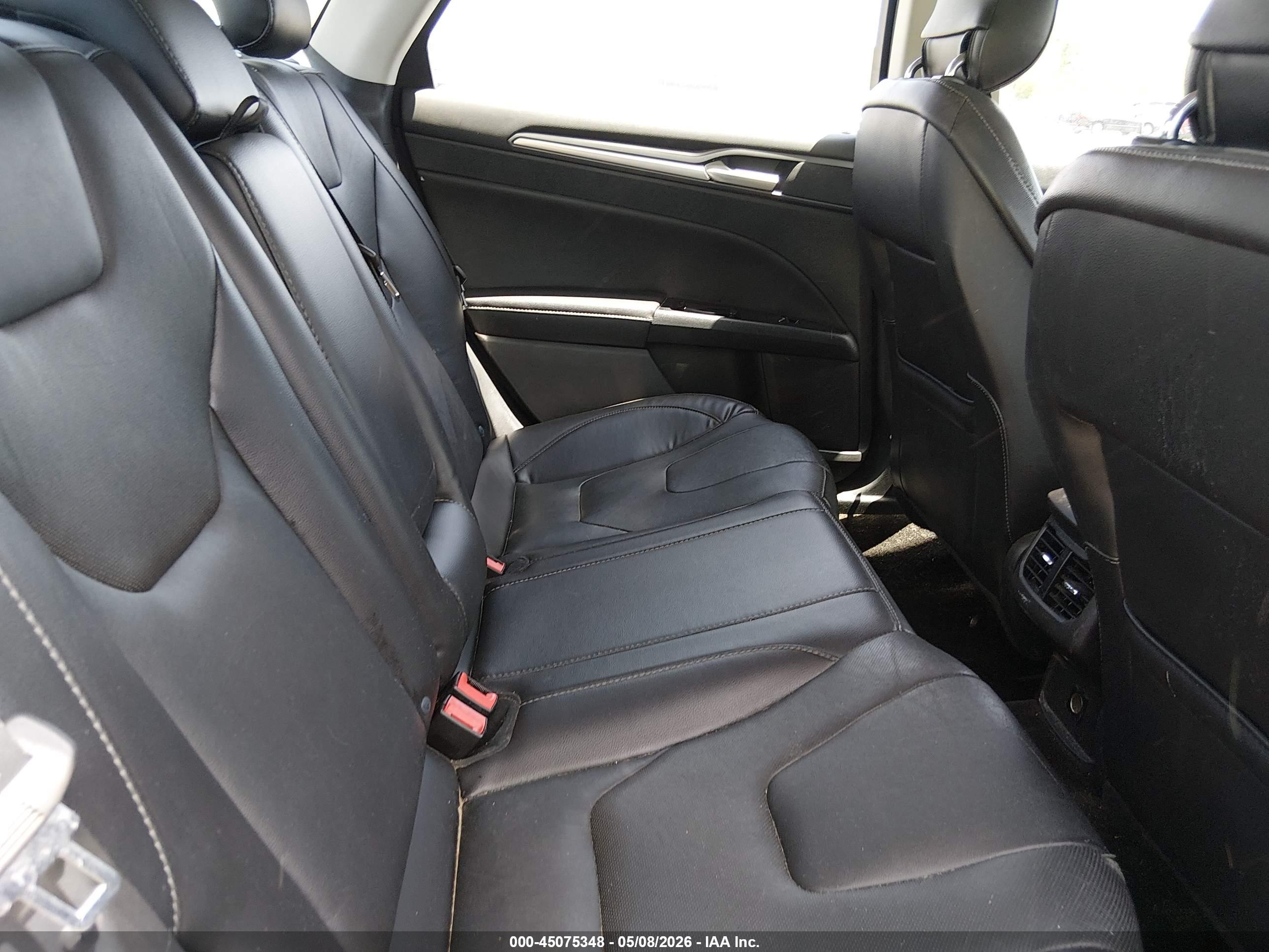 FORD FUSION image 8