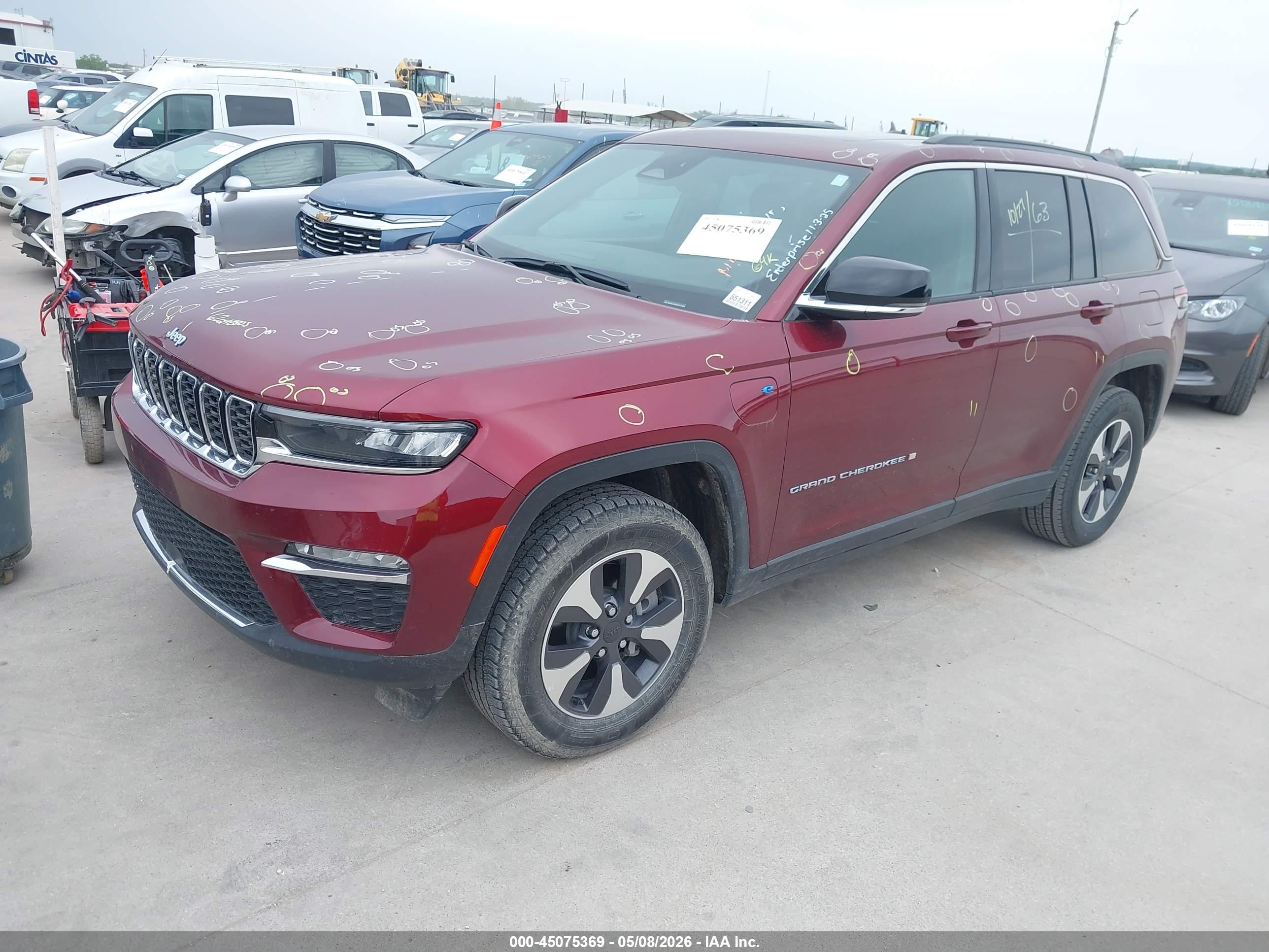 JEEP GRAND image 2